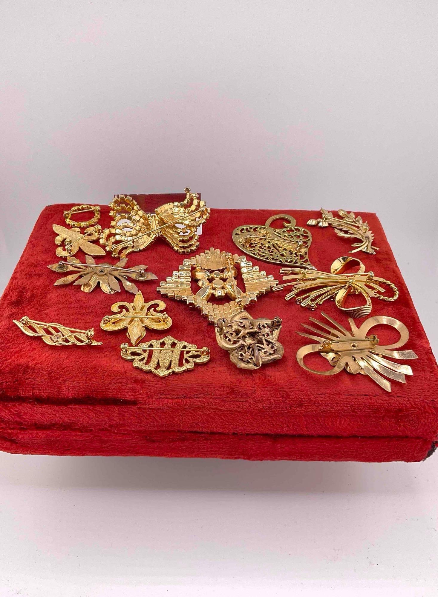 13 pcs Vintage Ladies' Gold Toned Rhinestone Brooch Collection, incl. Sarah Coventry. See pics. - 5
