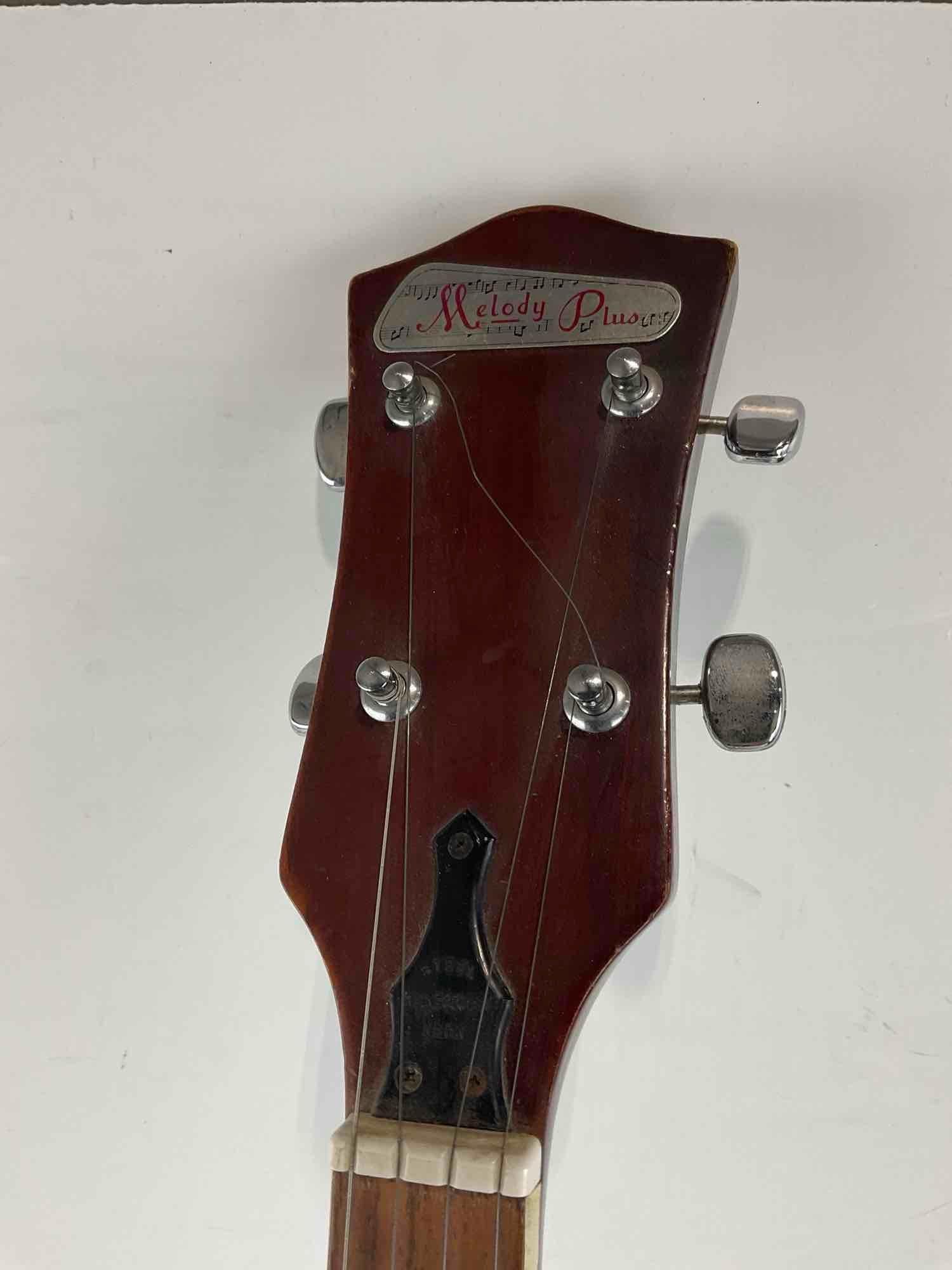 Vintage 1960s Melody Pines Banjo, made in Japan, 5 string, Wooden Armrest - 3
