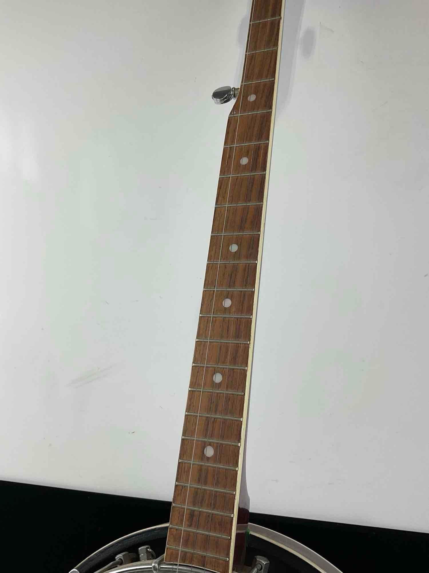 Vintage 1960s Melody Pines Banjo, made in Japan, 5 string, Wooden Armrest - 4