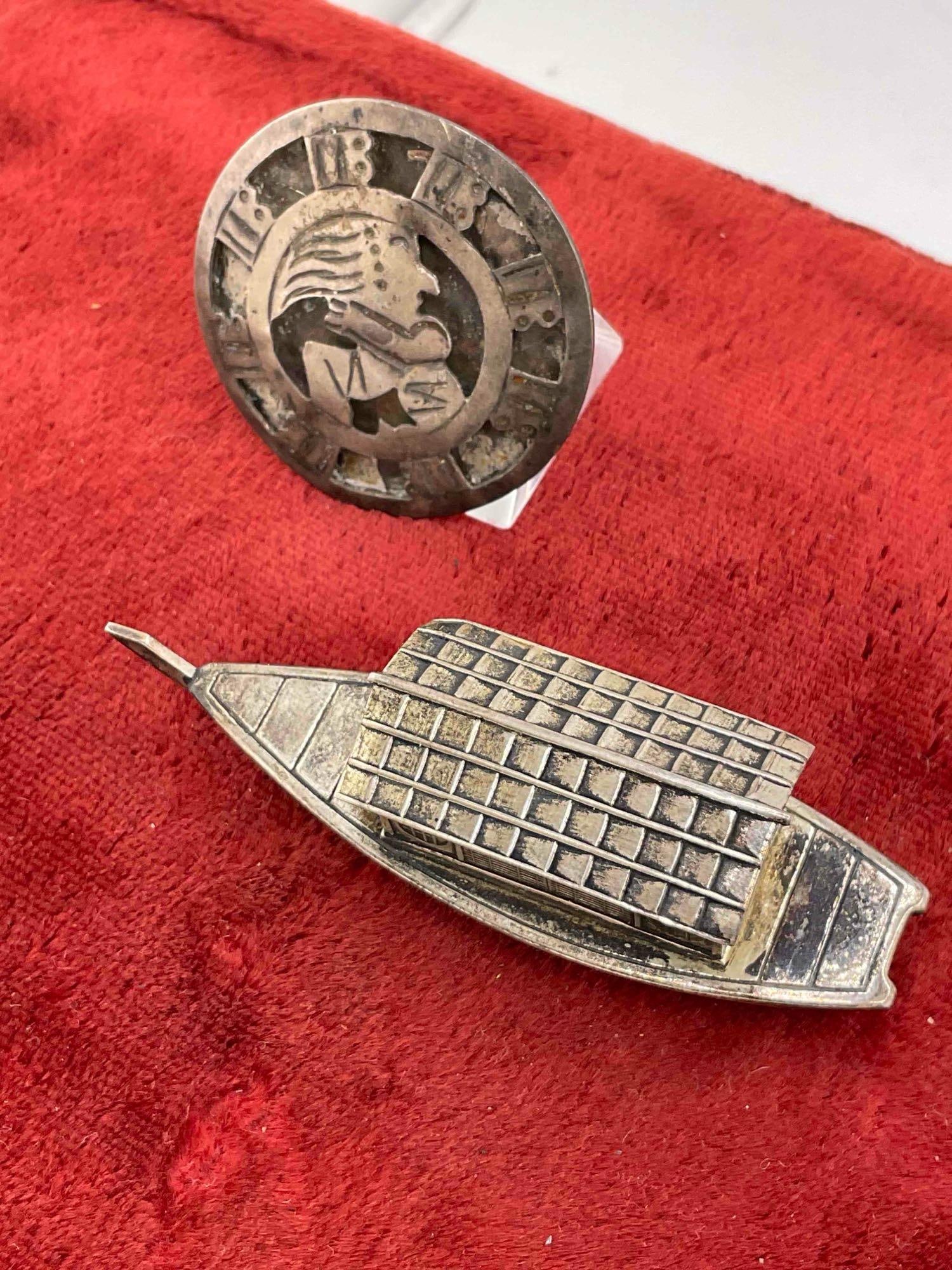 2 pcs Vintage Sterling Silver Assortment, incl. .950 Japanese Sampan Shaker & .925 Brooch. - 2
