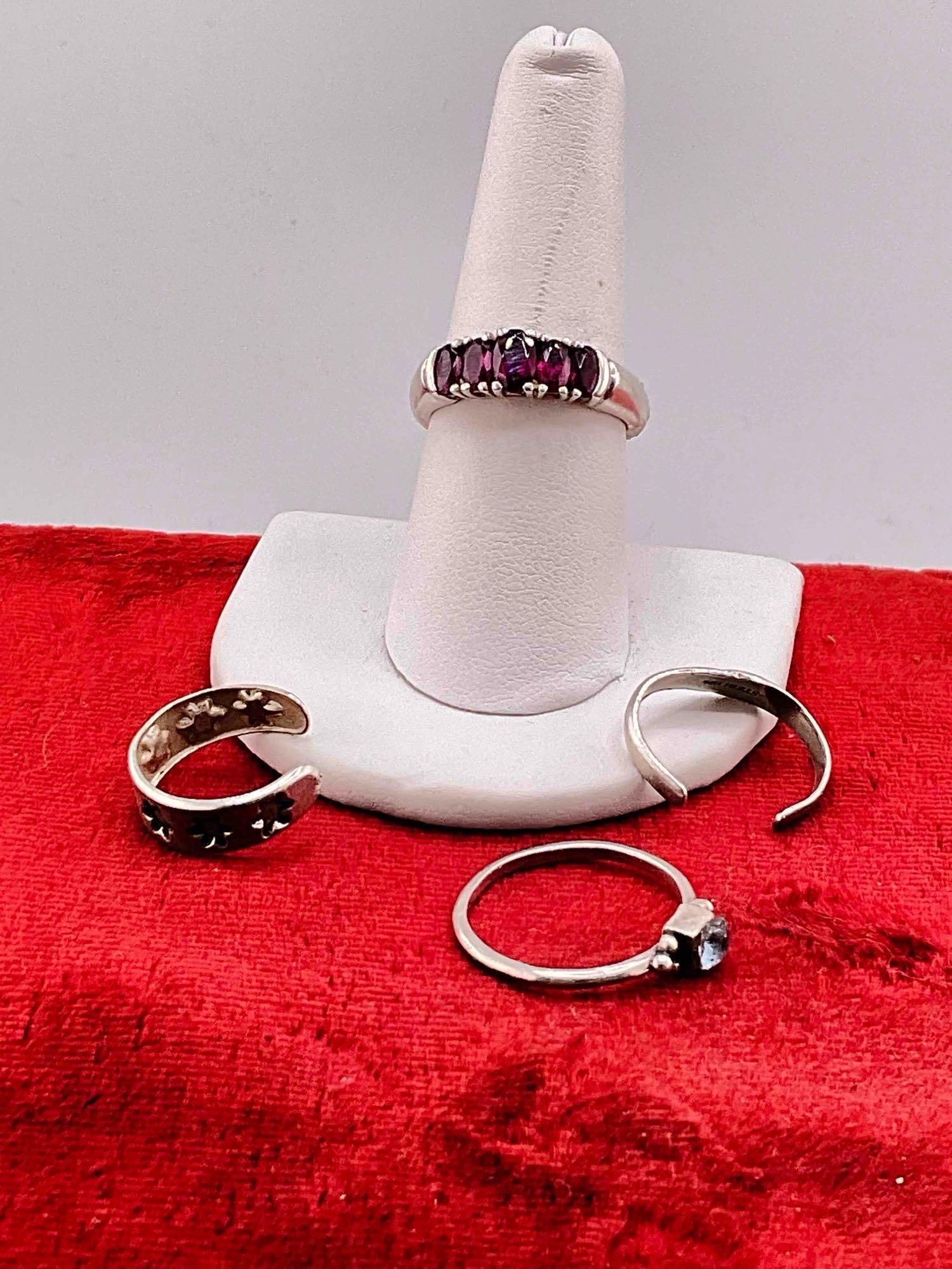 4 pcs Sterling Silver Rings, incl. 1x Garnet & 1x Blue Topaz Toned Settings. See pics. - 2