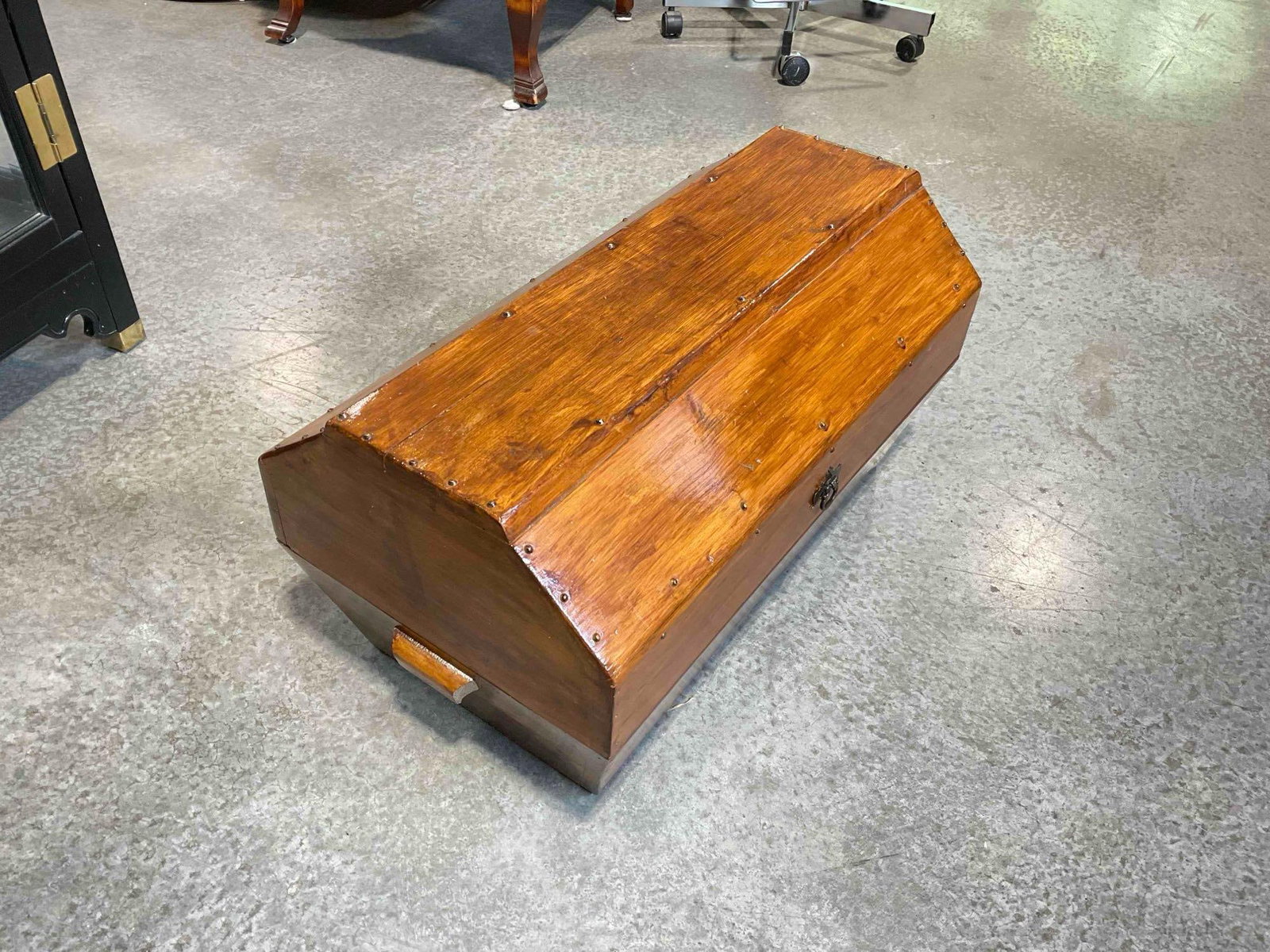 Vintage Pine Wood Hexagonal Storage Trunk Blanket Chest w/ Leather Detail. See pics. - 2