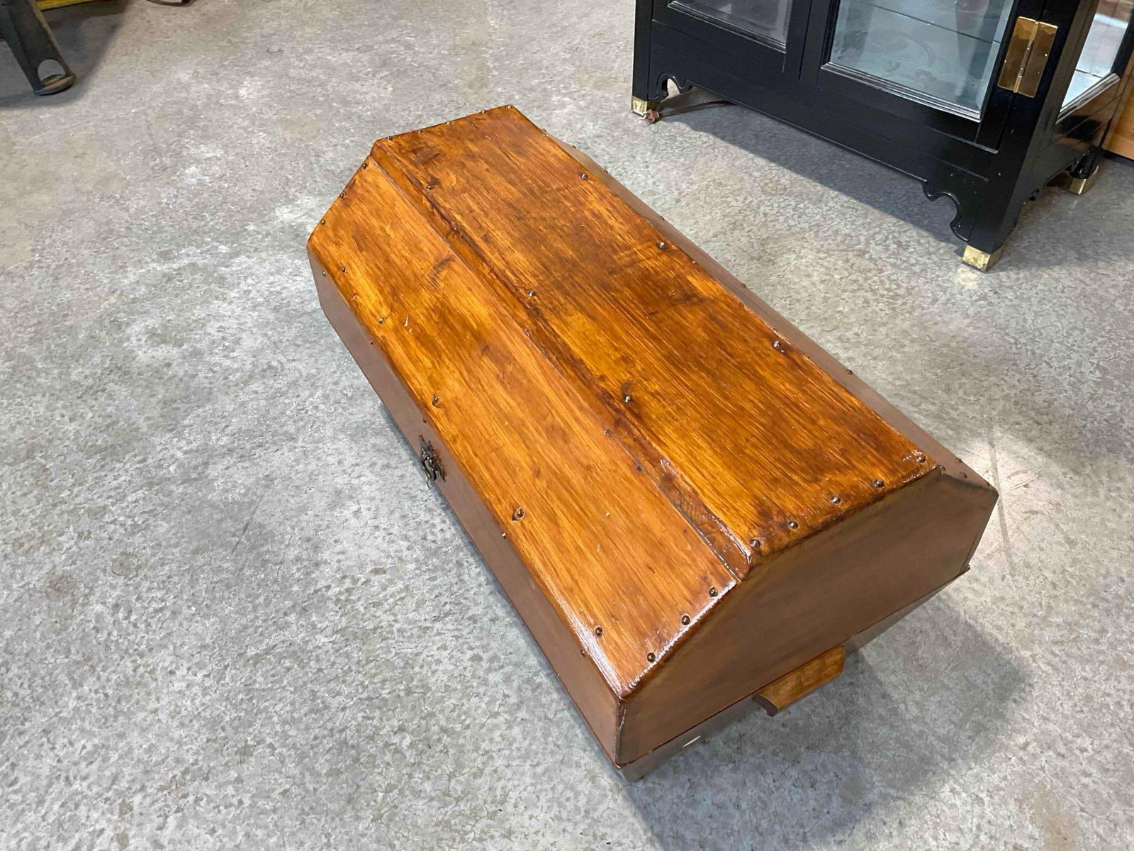 Vintage Pine Wood Hexagonal Storage Trunk Blanket Chest w/ Leather Detail. See pics. - 3