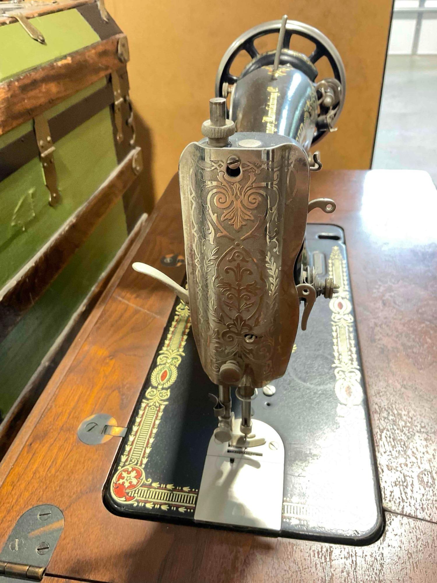 Antique Singer Sewing Machine Model 66 "Red Eye" AA052951 in Treadle Cabinet. See pics. - 4