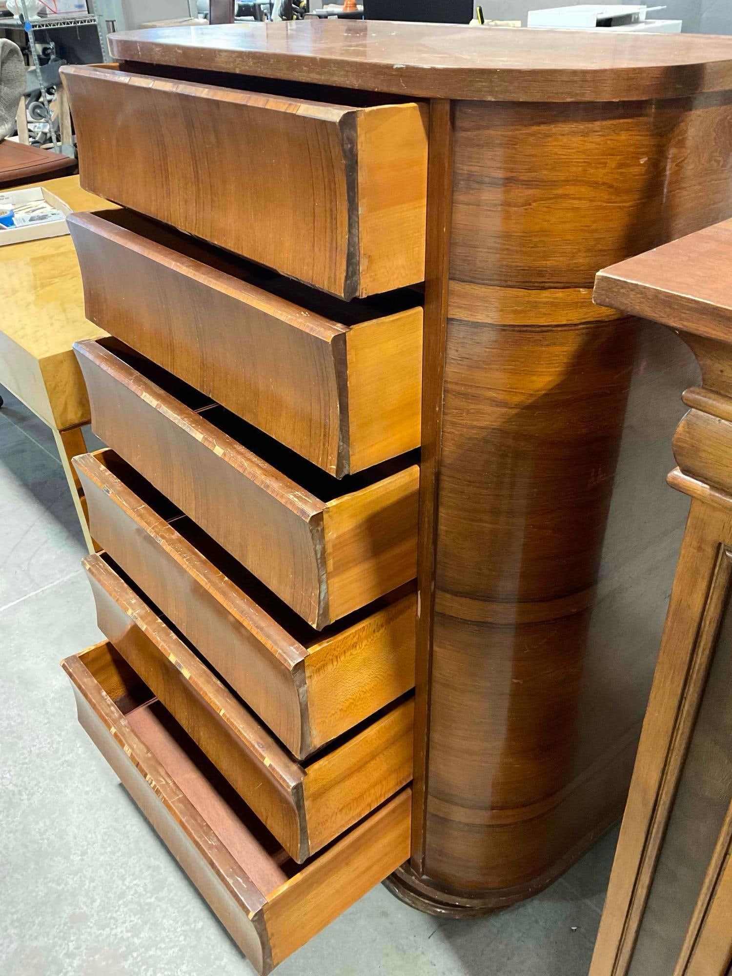 Vintage Saginaw Furni. Co. Art Deco Waterfall Style Walnut Veneer Tallboy Dresser w/ 6 Drawers. - 7