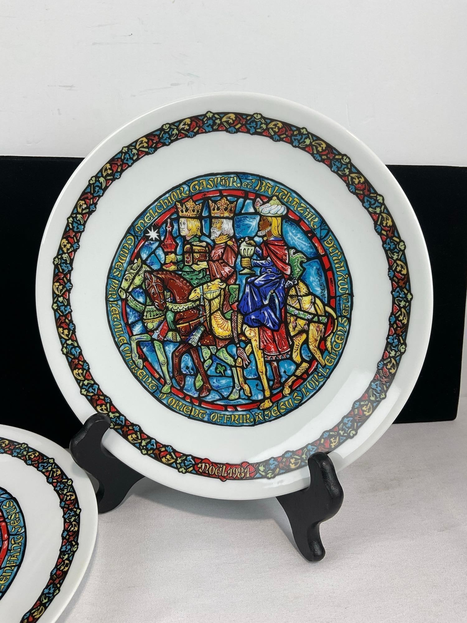 Set of 3 Noel Vitrail Plate Collection by DArceau Limoges 8.5 inch wide, 2 COAs w/boxes - 4