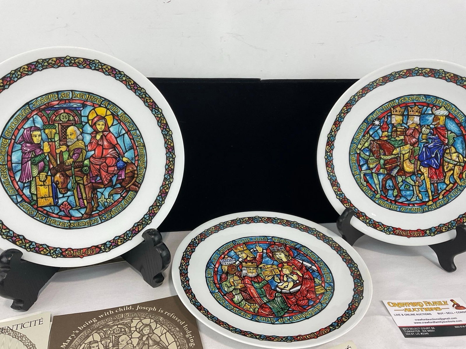 Set of 3 Noel Vitrail Plate Collection by DArceau Limoges 8.5 inch wide, 2 COAs w/boxes - 5