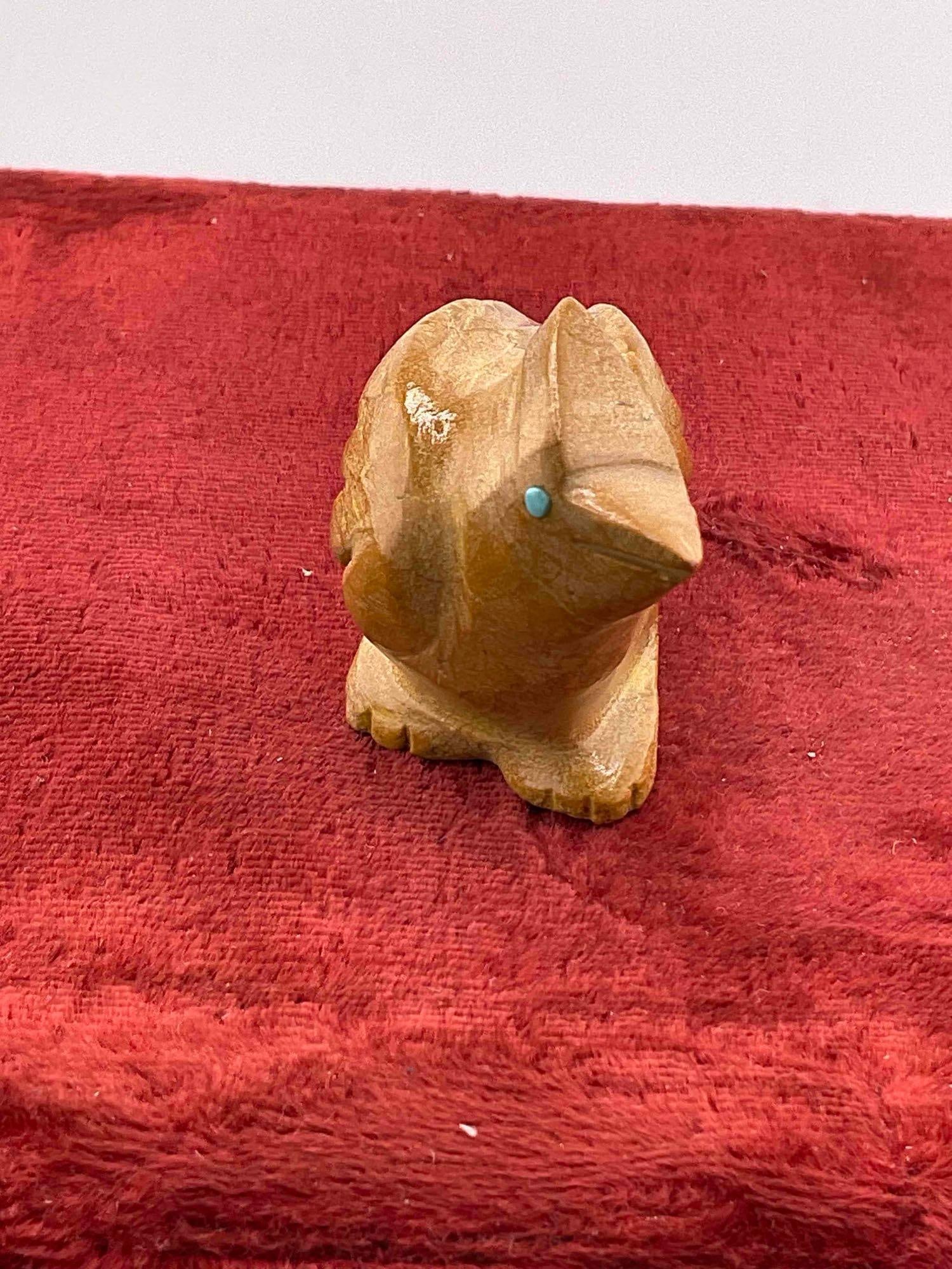 Native American Zuni Carved Stone Fetish of Bird by Freddie Leekya. See pics. - 4