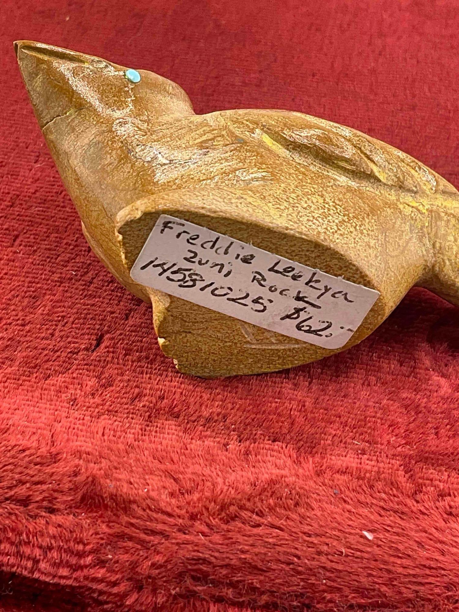 Native American Zuni Carved Stone Fetish of Bird by Freddie Leekya. See pics. - 5