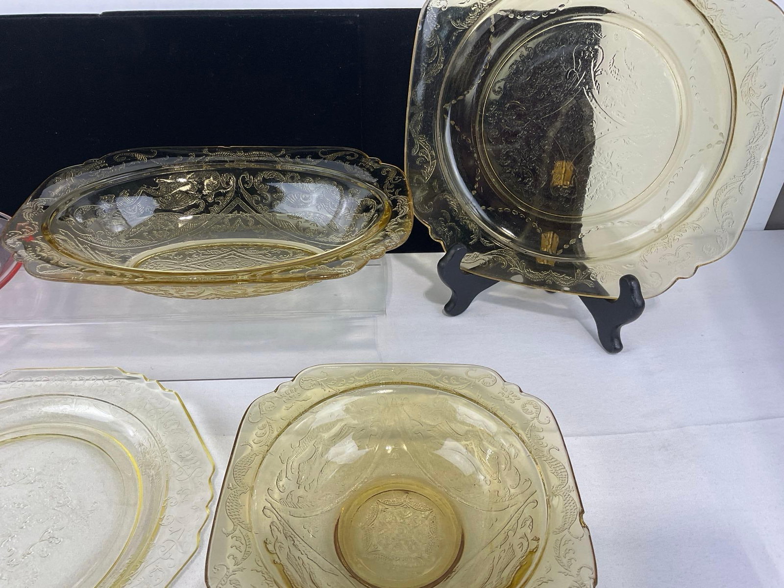 Antique Pressed Glass Plates & Bowls, some wear, 1 pink & 6 Yellow Depression Glass - 4