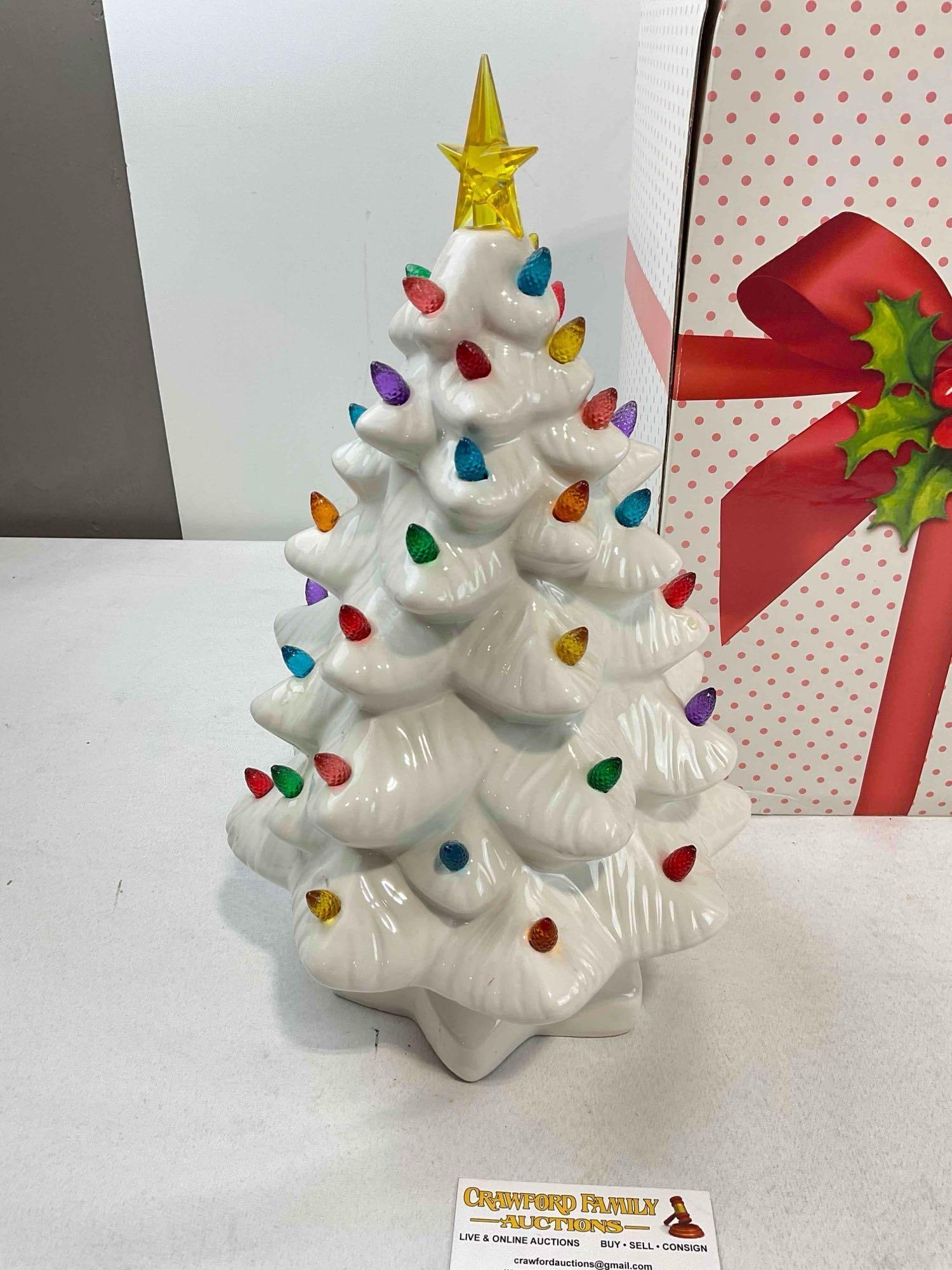 White Ceramic Light Up Christmas Tree Figurine. Tested, Doesn't Work, Needs Batteries. - 4