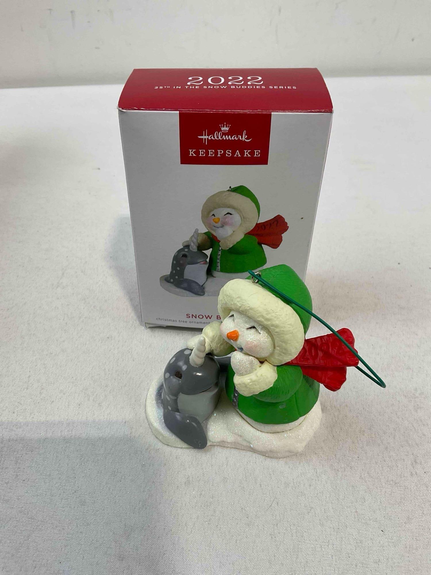 12 pcs Hallmark Keepsake Christmas Tree Ornaments in Original Boxes. See pics. - 6