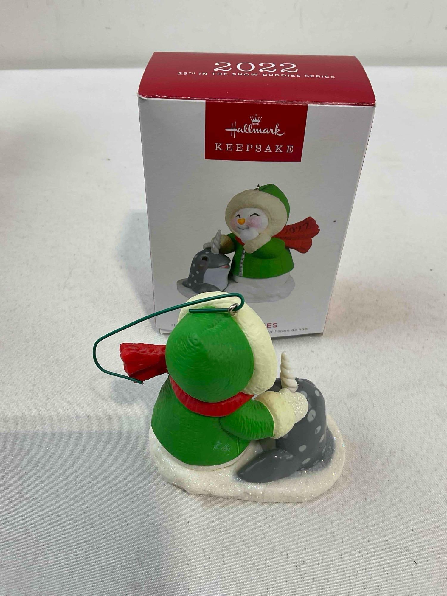 12 pcs Hallmark Keepsake Christmas Tree Ornaments in Original Boxes. See pics. - 7