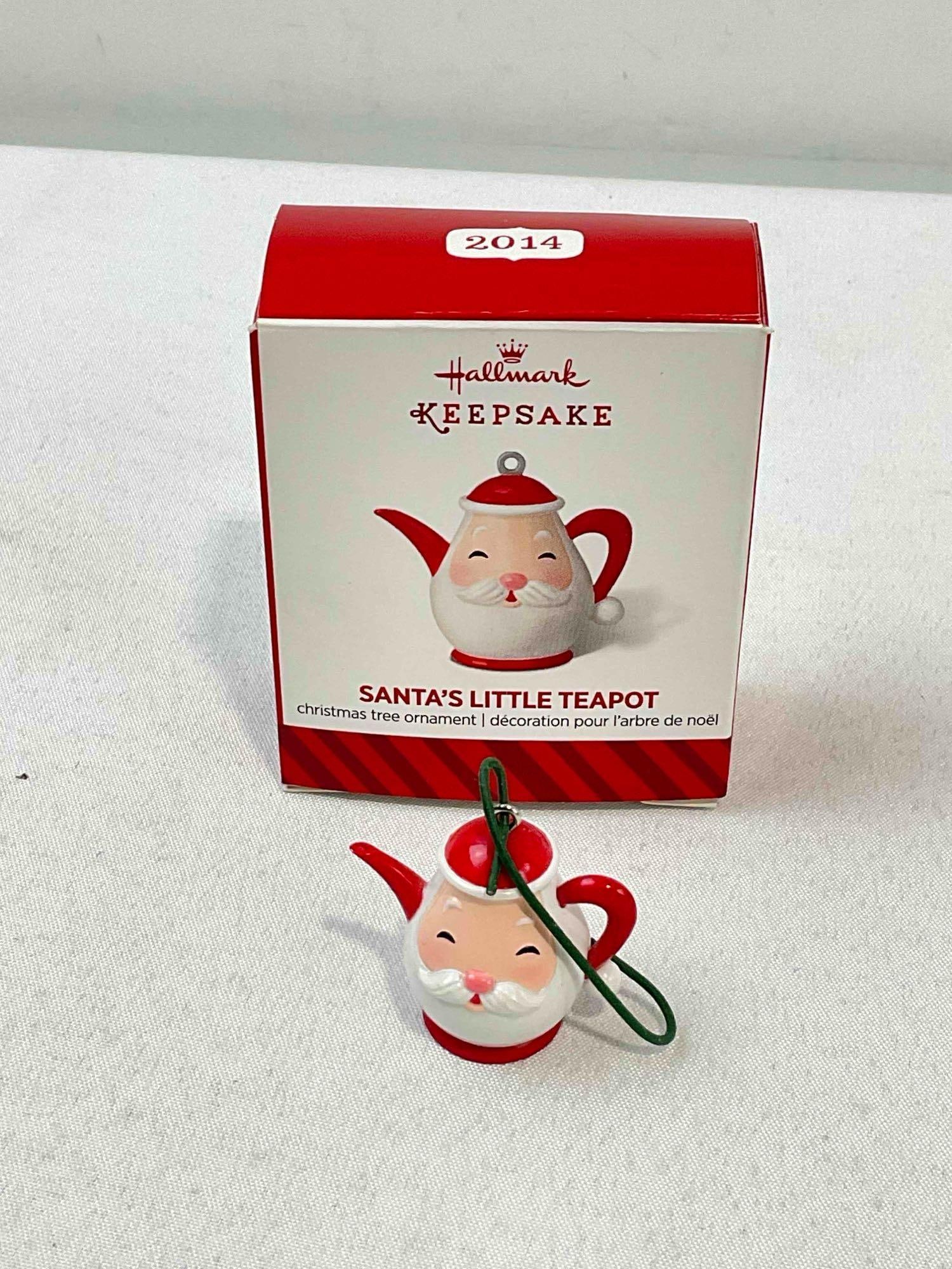 12 pcs Hallmark Keepsake Petite Christmas Ornaments in Original Boxes. See pics. - 6
