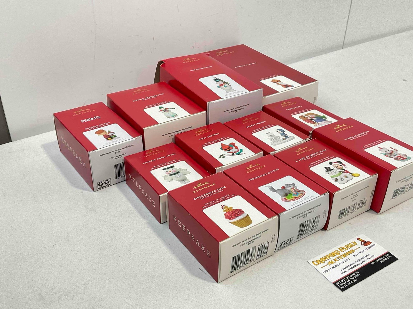 12 pcs Hallmark Keepsake Christmas Tree Ornaments in Original Boxes. See pics. - 3