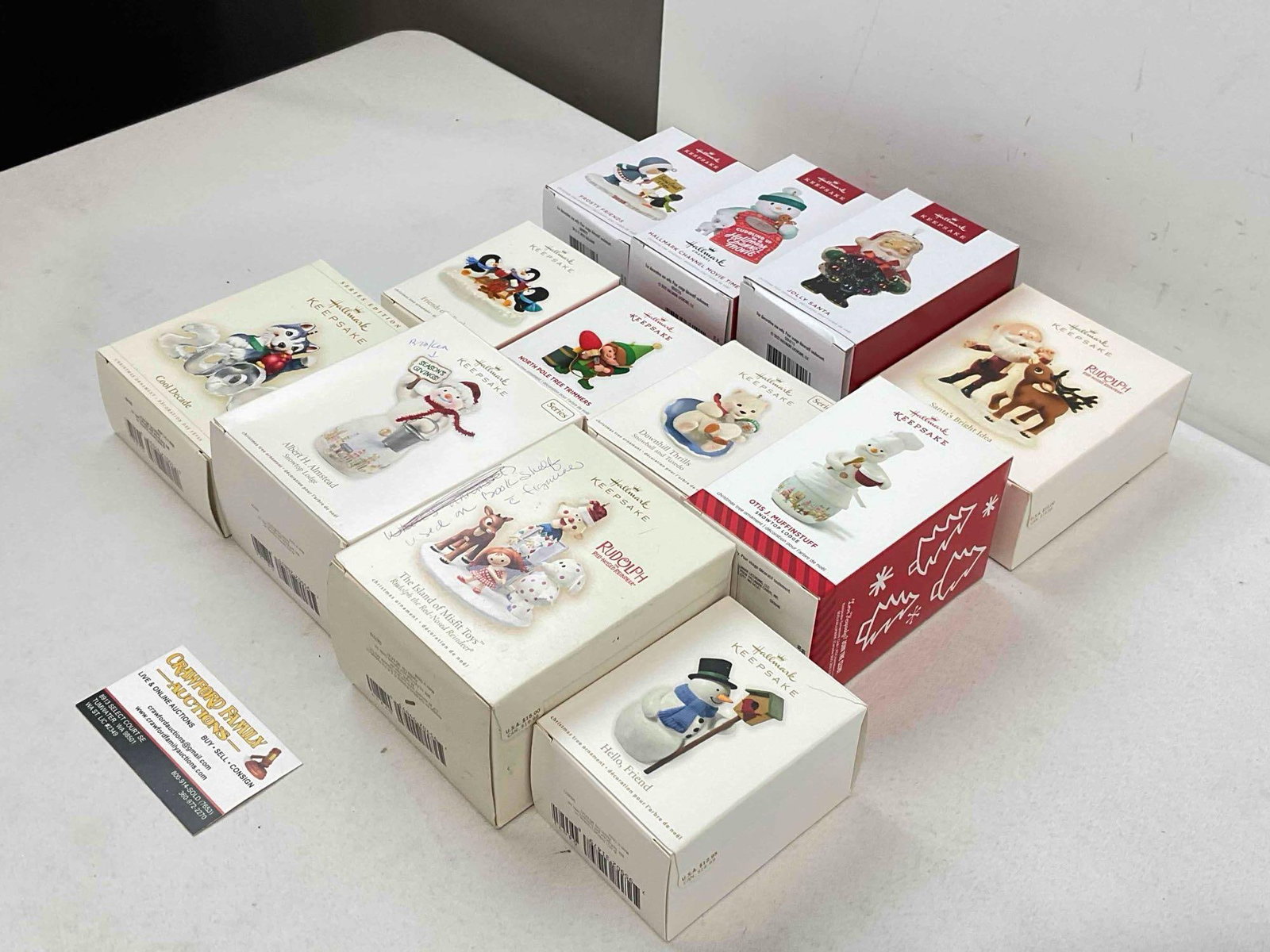 12 pcs Hallmark Keepsake Christmas Tree Ornaments in Original Boxes. See pics. - 2