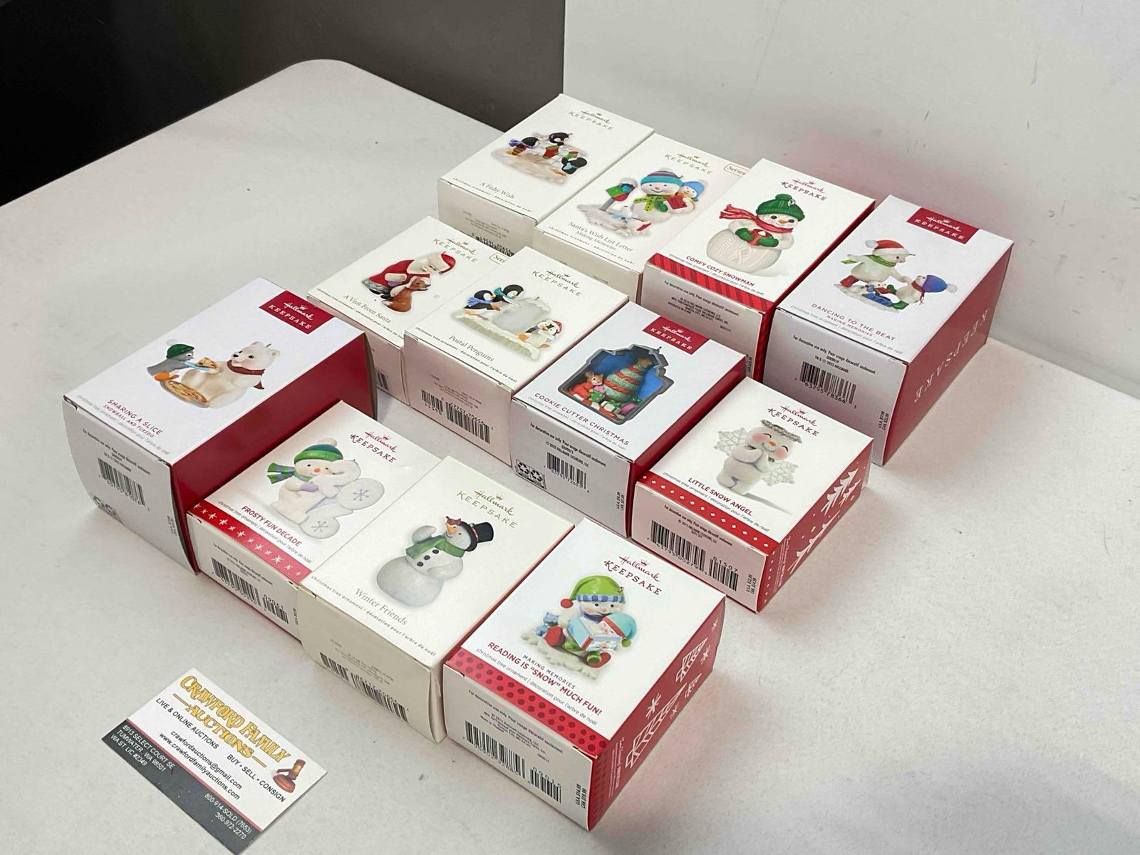 12 pcs Hallmark Keepsake Christmas Tree Ornaments in Original Boxes. See pics. - 2