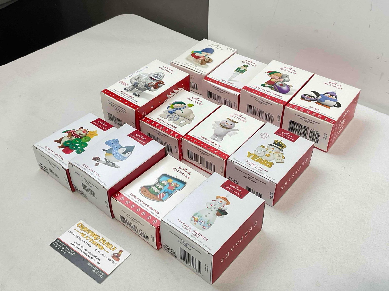 12 pcs Hallmark Keepsake Christmas Tree Ornaments in Original Boxes. See pics. - 2