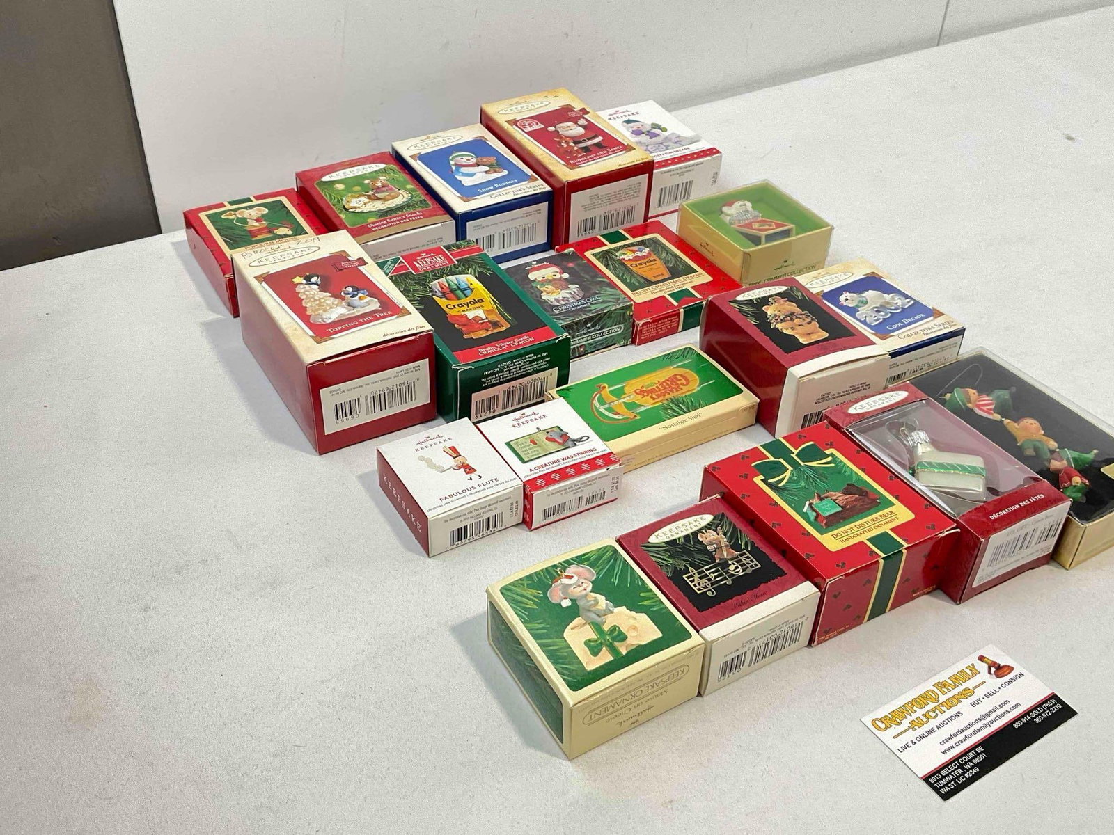 20 pcs Hallmark Keepsake Christmas Tree Ornaments in Original Boxes, Vintage & Modern. - 3