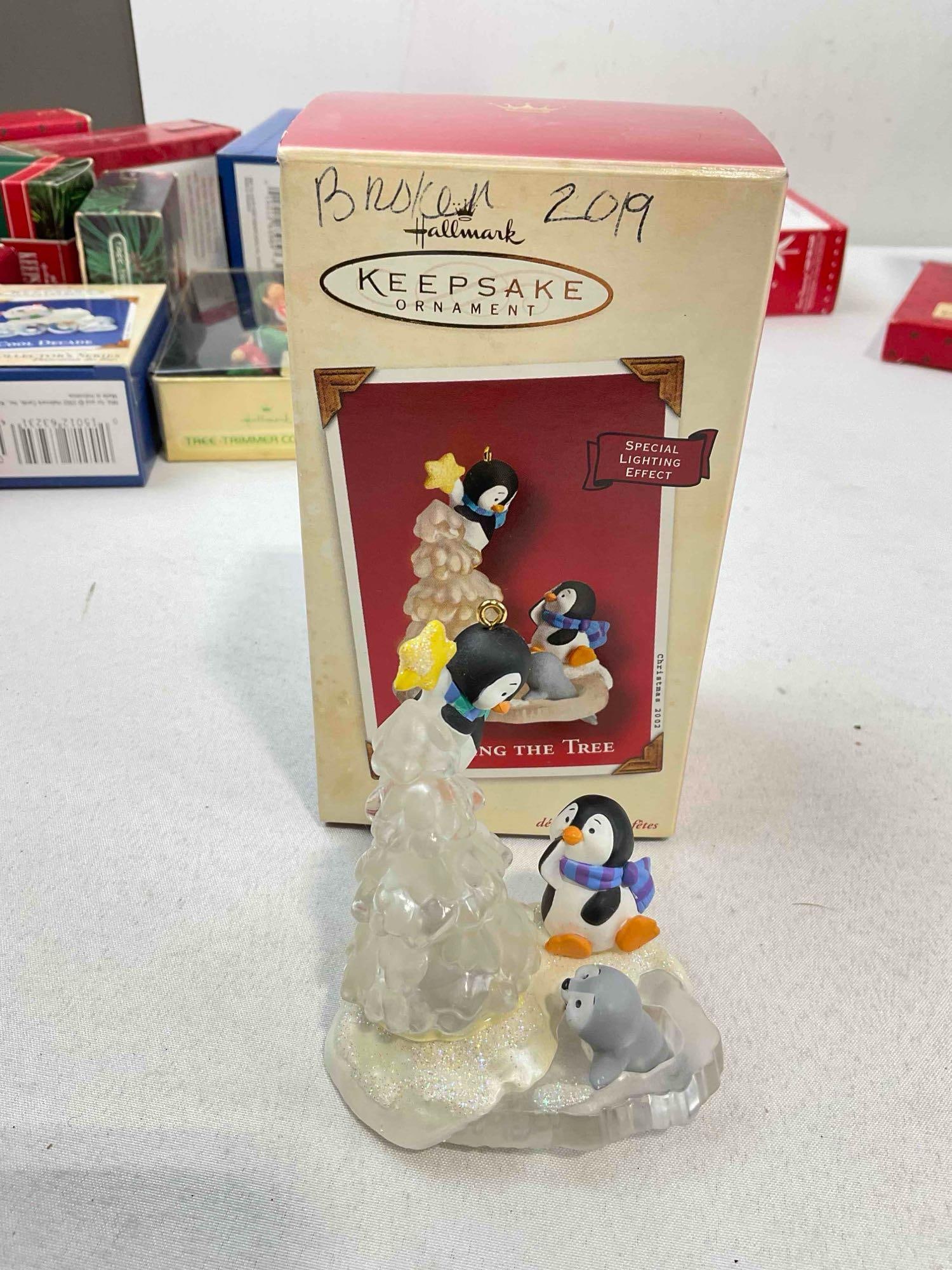 20 pcs Hallmark Keepsake Christmas Tree Ornaments in Original Boxes, Vintage & Modern. - 6