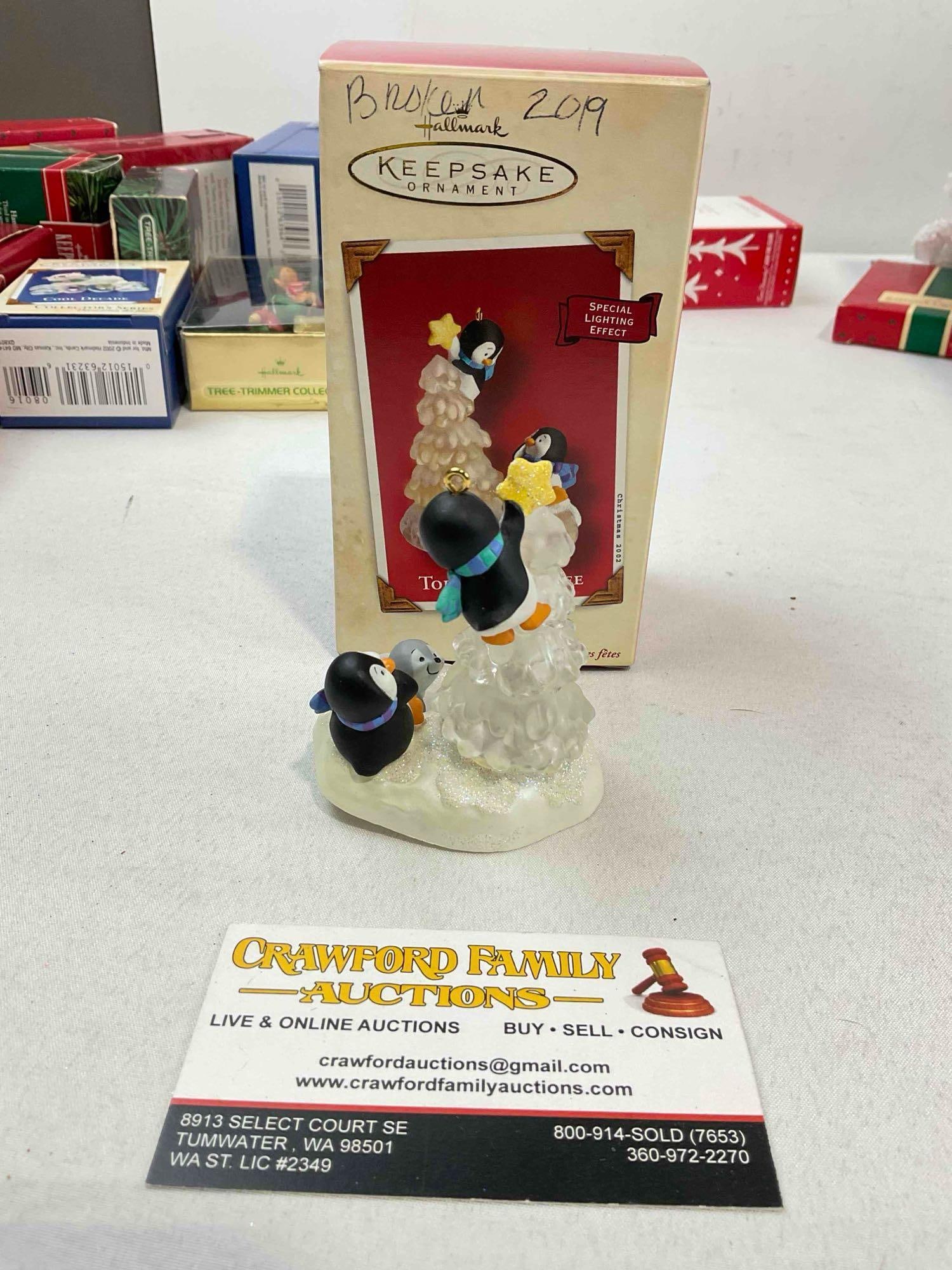 20 pcs Hallmark Keepsake Christmas Tree Ornaments in Original Boxes, Vintage & Modern. - 7