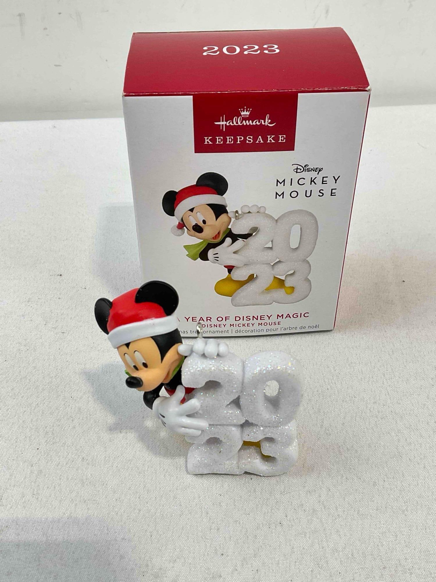 20 pcs Hallmark Keepsake Christmas Tree Ornaments in Original Boxes, Vintage & Modern. - 6