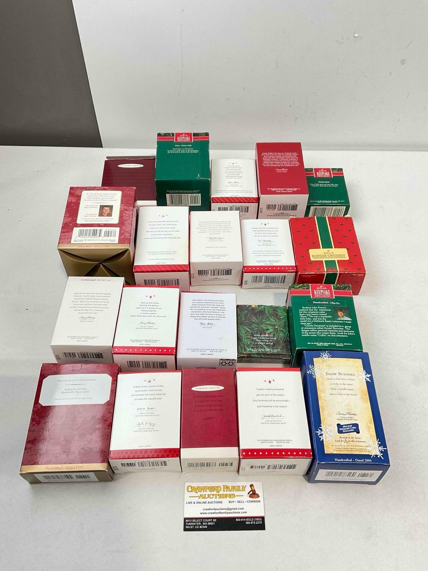 20 pcs Hallmark Keepsake Christmas Tree Ornaments in Original Boxes, Vintage & Modern. - 4