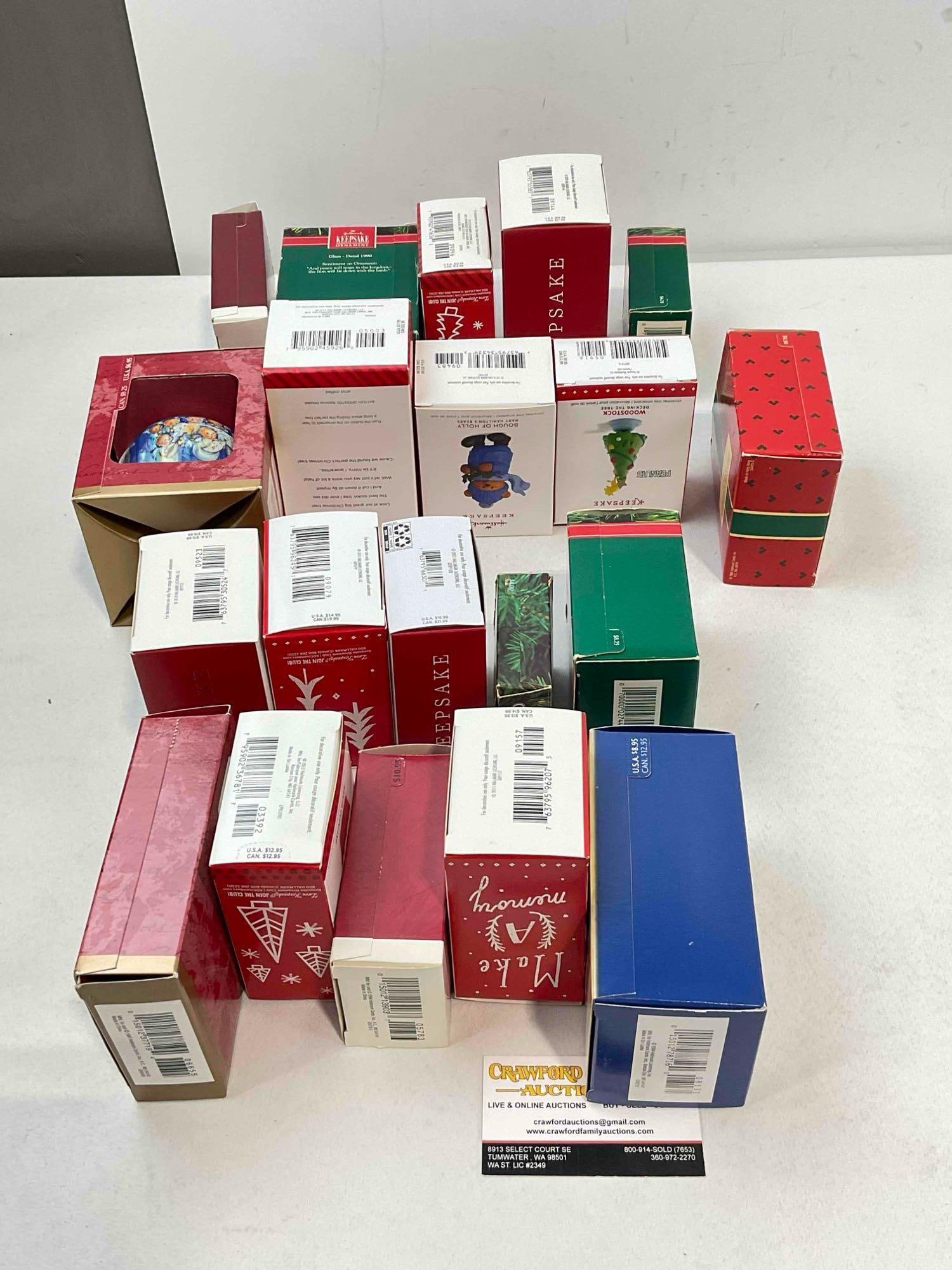 20 pcs Hallmark Keepsake Christmas Tree Ornaments in Original Boxes, Vintage & Modern. - 5