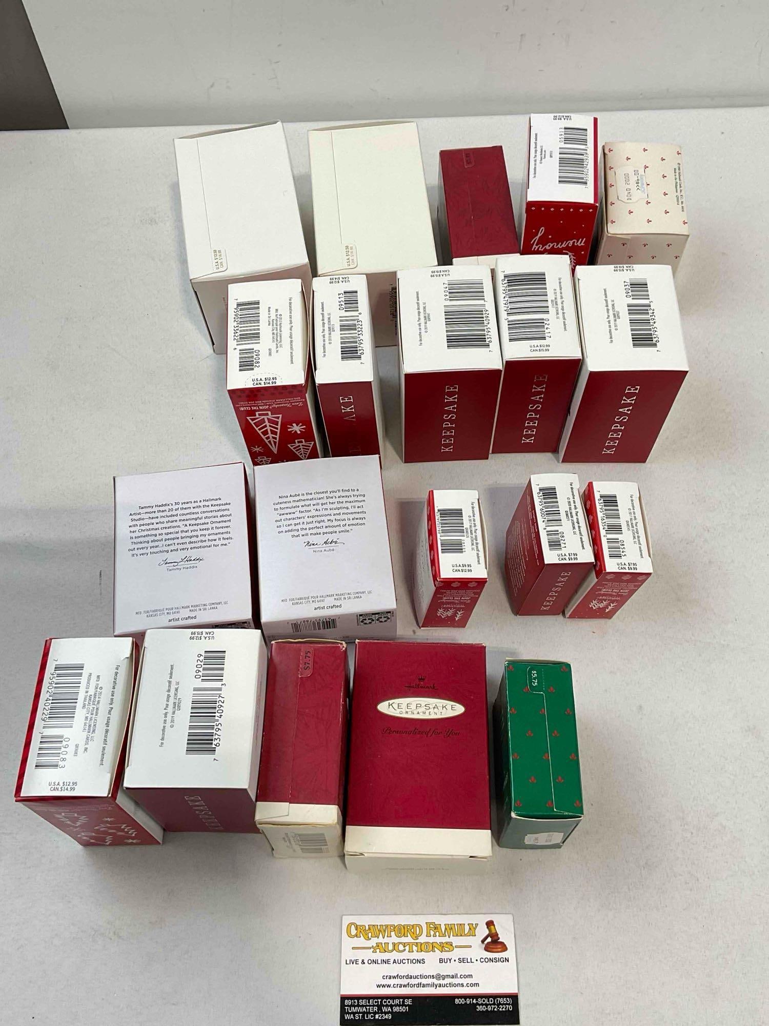 20 pcs Hallmark Keepsake Christmas Tree Ornaments w/ Original Boxes, Modern & Vintage. - 5