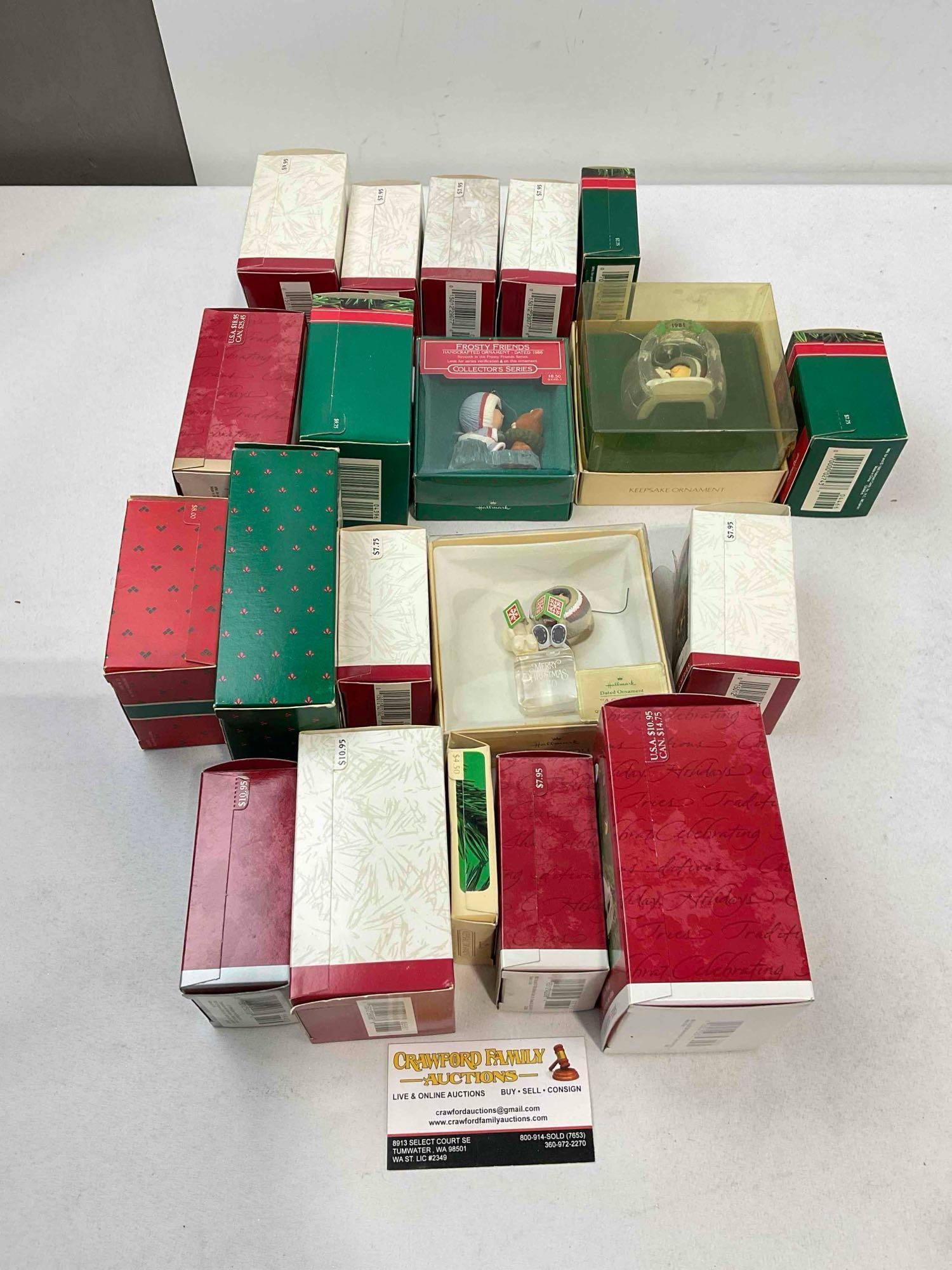 20 pcs Hallmark Keepsake Christmas Tree Ornaments in Original Boxes, Modern & Vintage. See pics. - 5