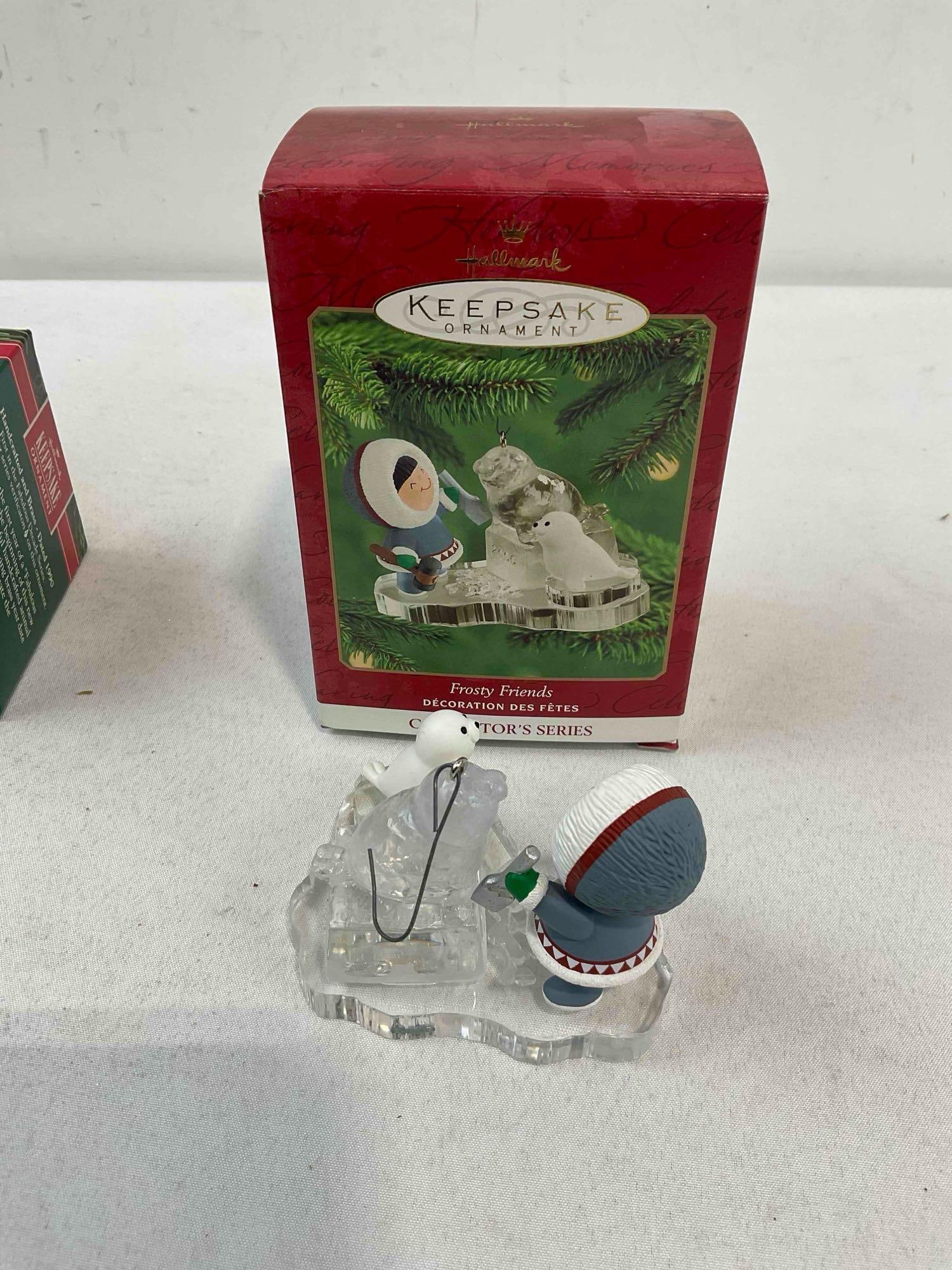 20 pcs Hallmark Keepsake Christmas Tree Ornaments in Original Boxes, Modern & Vintage. See pics. - 7
