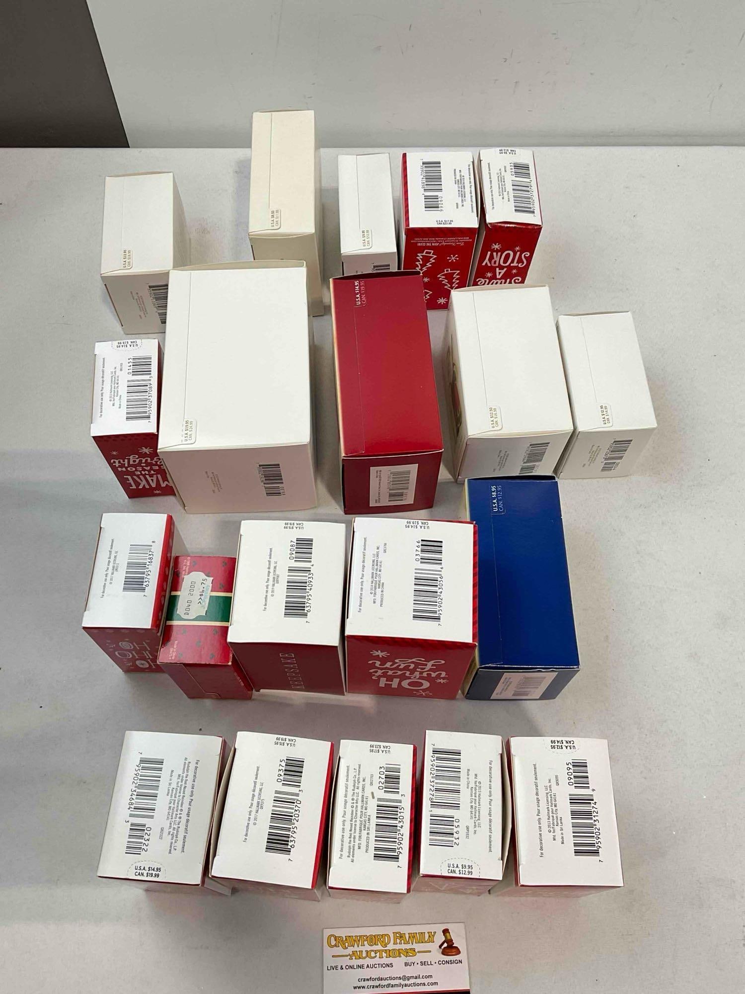20 pcs Hallmark Keepsake Christmas Tree Ornaments in Original Boxes, Modern & Vintage. - 5