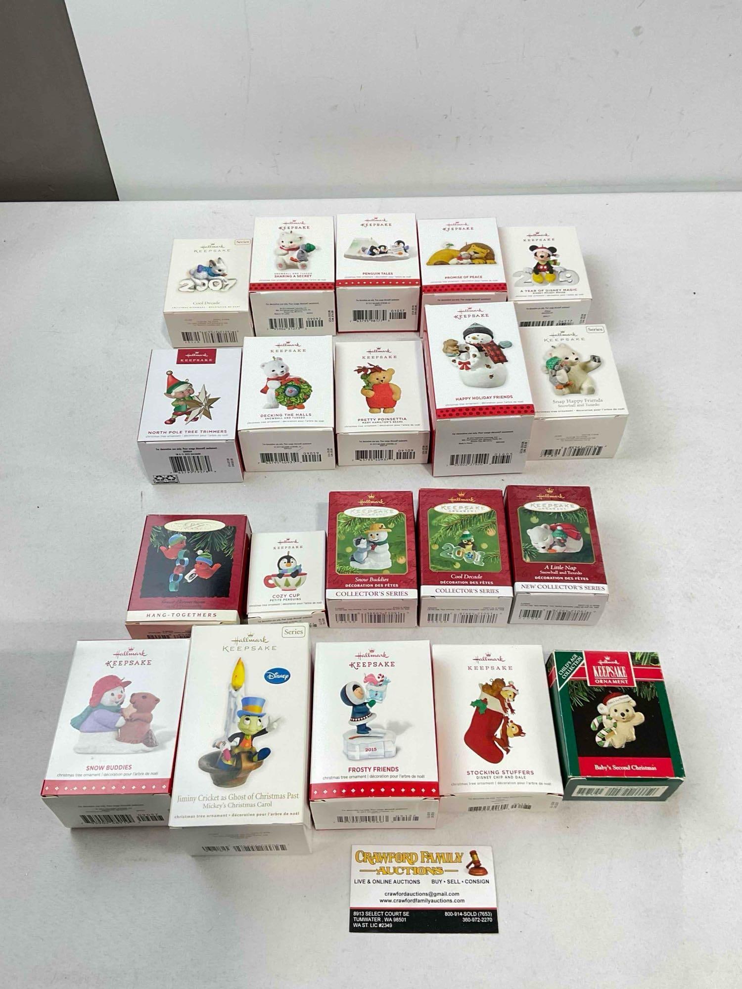 20 pcs Hallmark Keepsake Christmas Tree Ornaments in Original Boxes, Modern & Vintage.: 20 pcs Hallmark Keepsake Christmas Tree Ornaments in Original Boxes, Modern & Vintage. Average price $12, $240 MSRP value! Minor wear indicative of age and use, see photos for condition. Fits in b