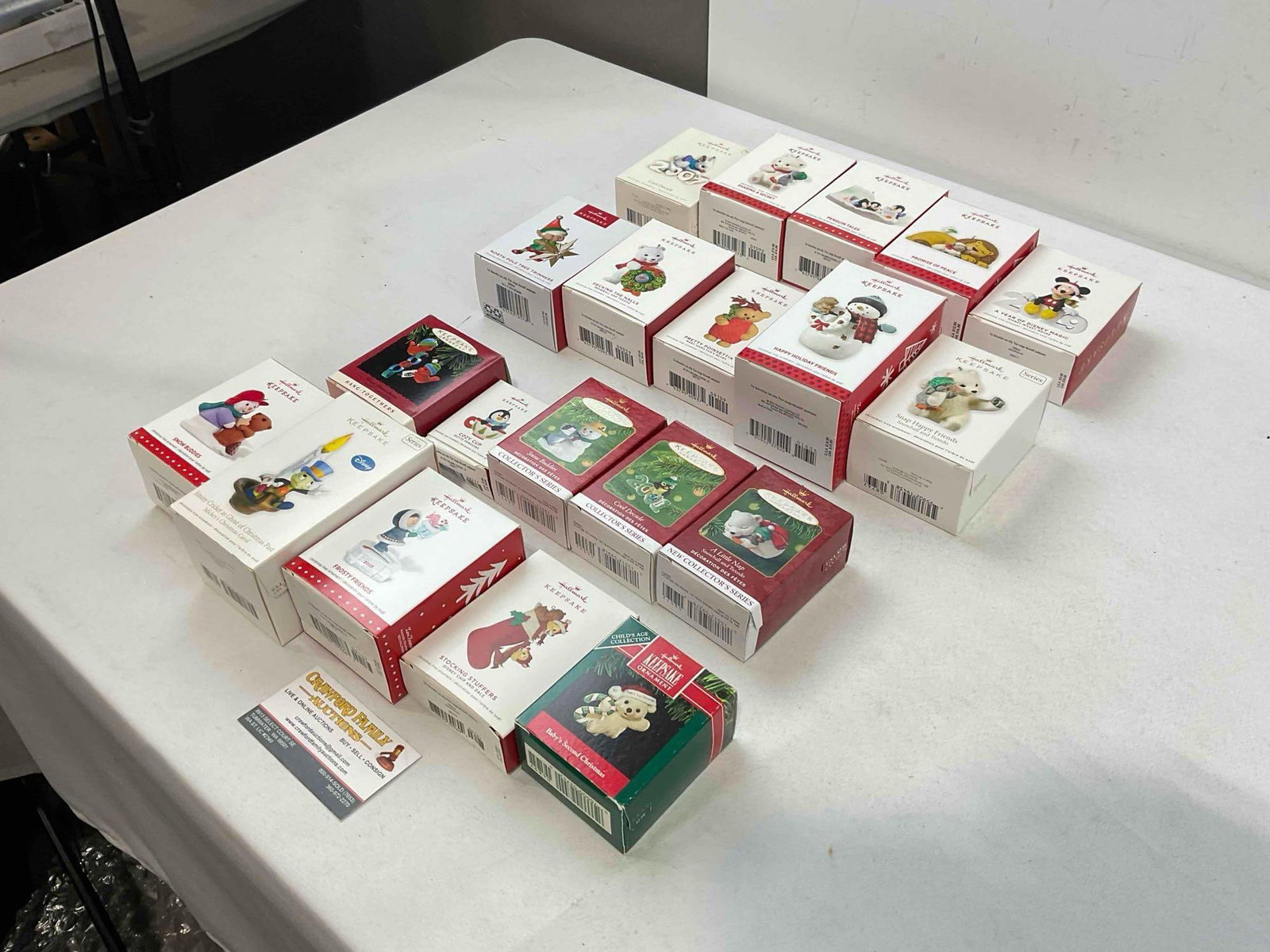 20 pcs Hallmark Keepsake Christmas Tree Ornaments in Original Boxes, Modern & Vintage. - 2