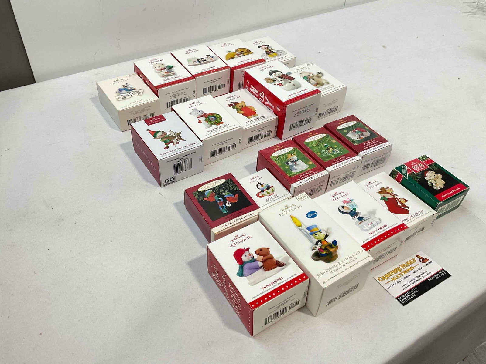 20 pcs Hallmark Keepsake Christmas Tree Ornaments in Original Boxes, Modern & Vintage. - 3