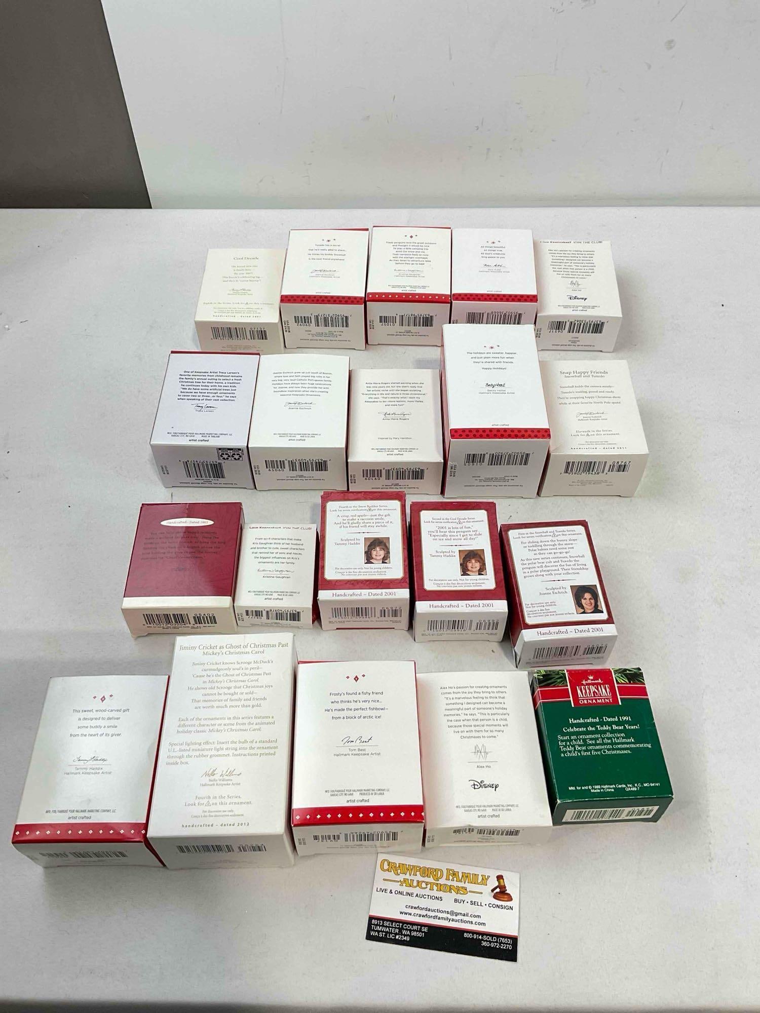 20 pcs Hallmark Keepsake Christmas Tree Ornaments in Original Boxes, Modern & Vintage. - 4
