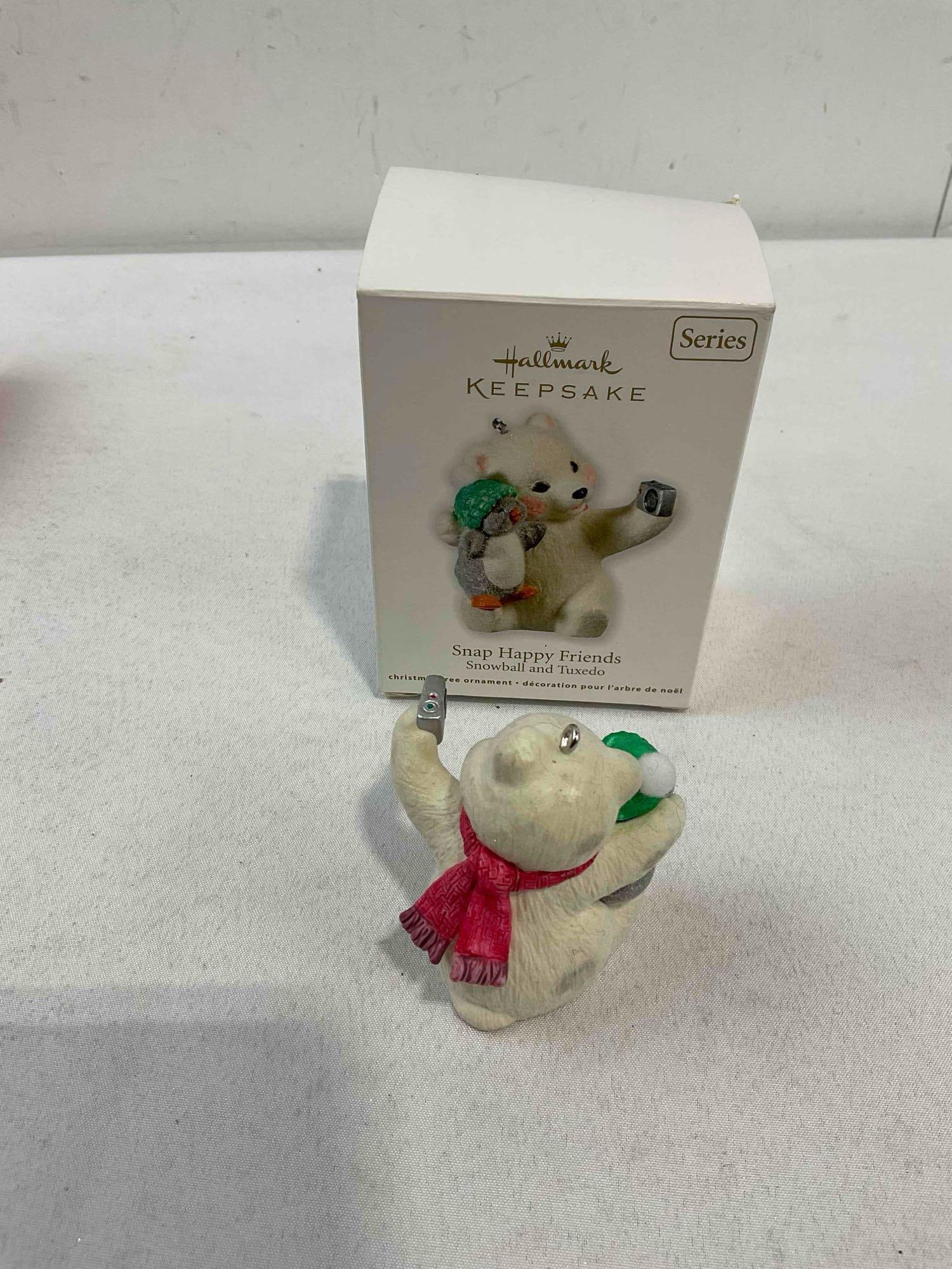 20 pcs Hallmark Keepsake Christmas Tree Ornaments in Original Boxes, Modern & Vintage. - 6