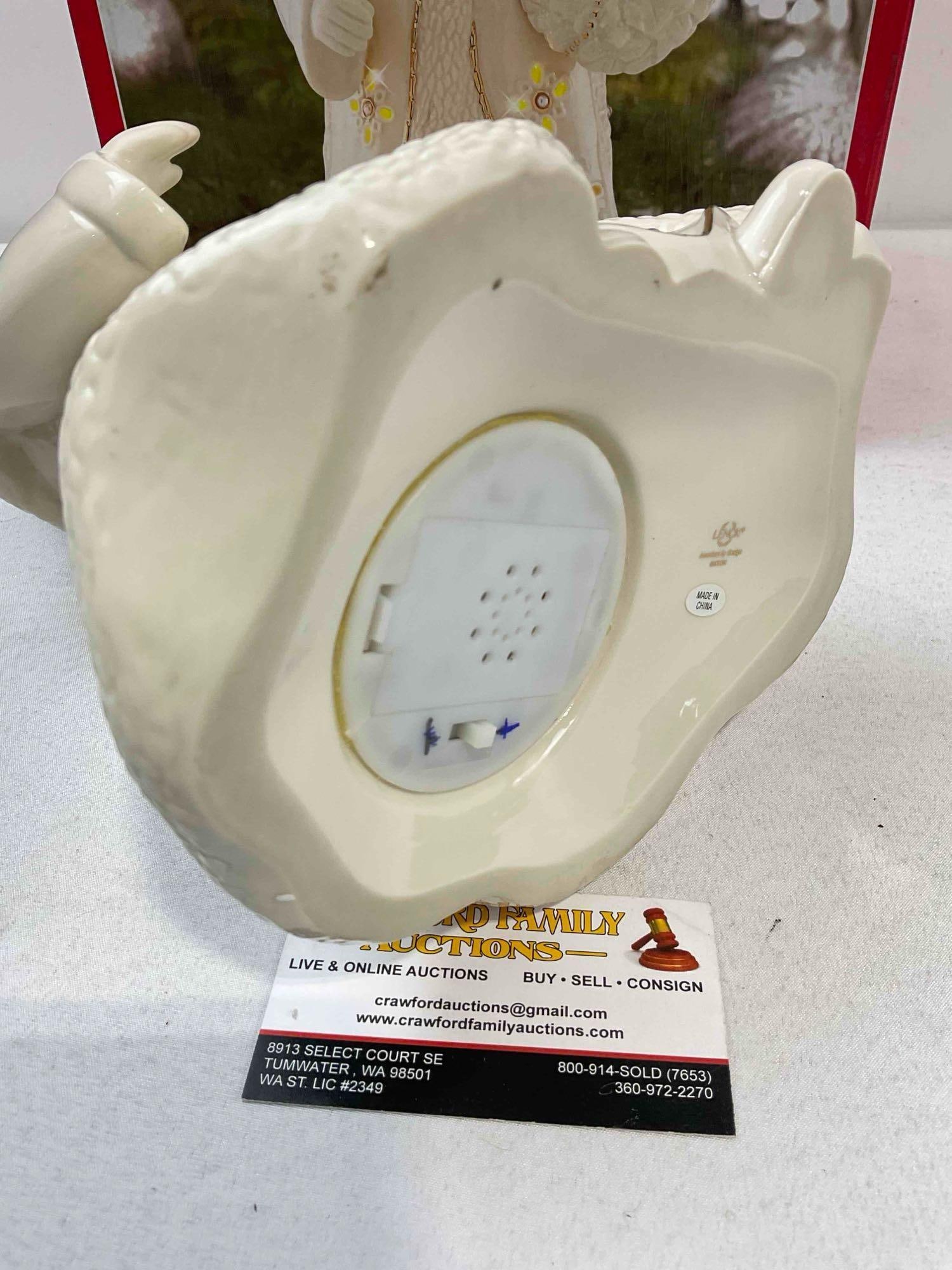 Lenox Cream Ceramic Light Up Santa Claus Figurine w/ Original Box. Tested, Needs Batteries. - 6