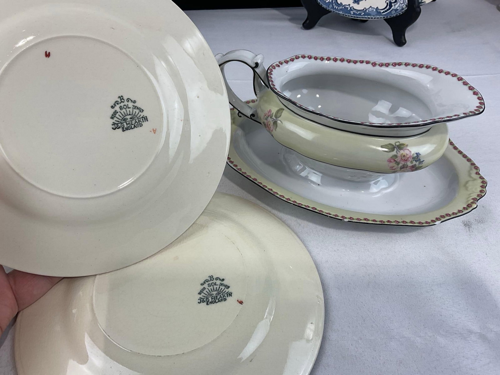 Schumann Dresden Gravy Boat, 2x Sol Pattern J&G Meakin & 2x Johnson Bros Old Britain Castles patt... - 5