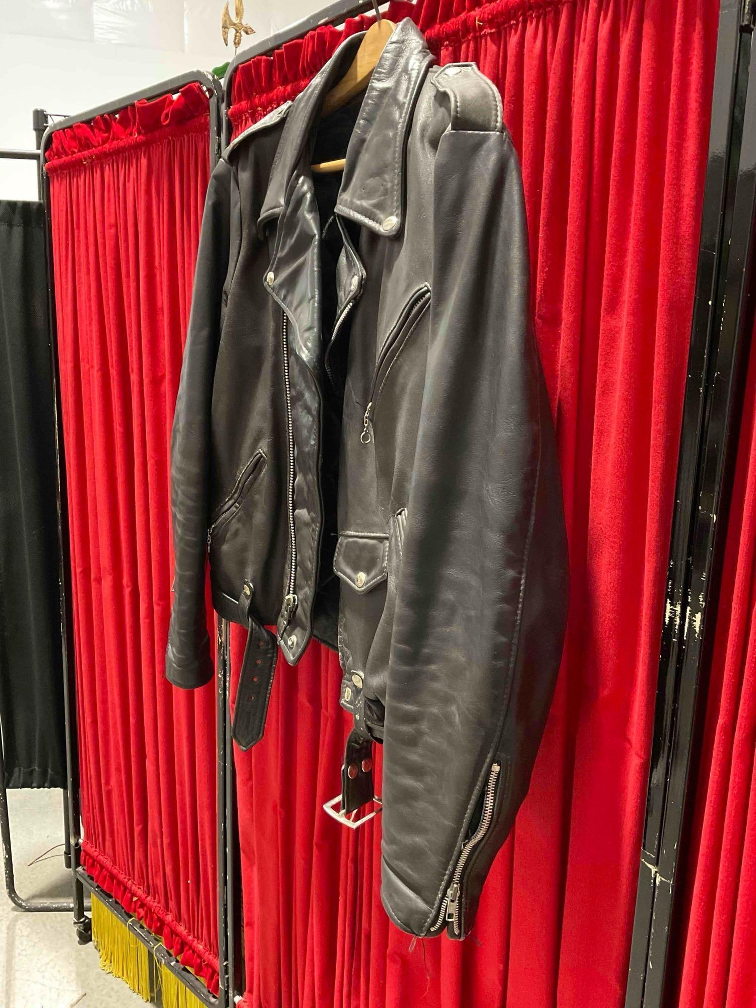 Vintage U.S. Leathers Motorcycle Style Black Leather Jacket is Size U.S. Men's 42. See pics. - 2
