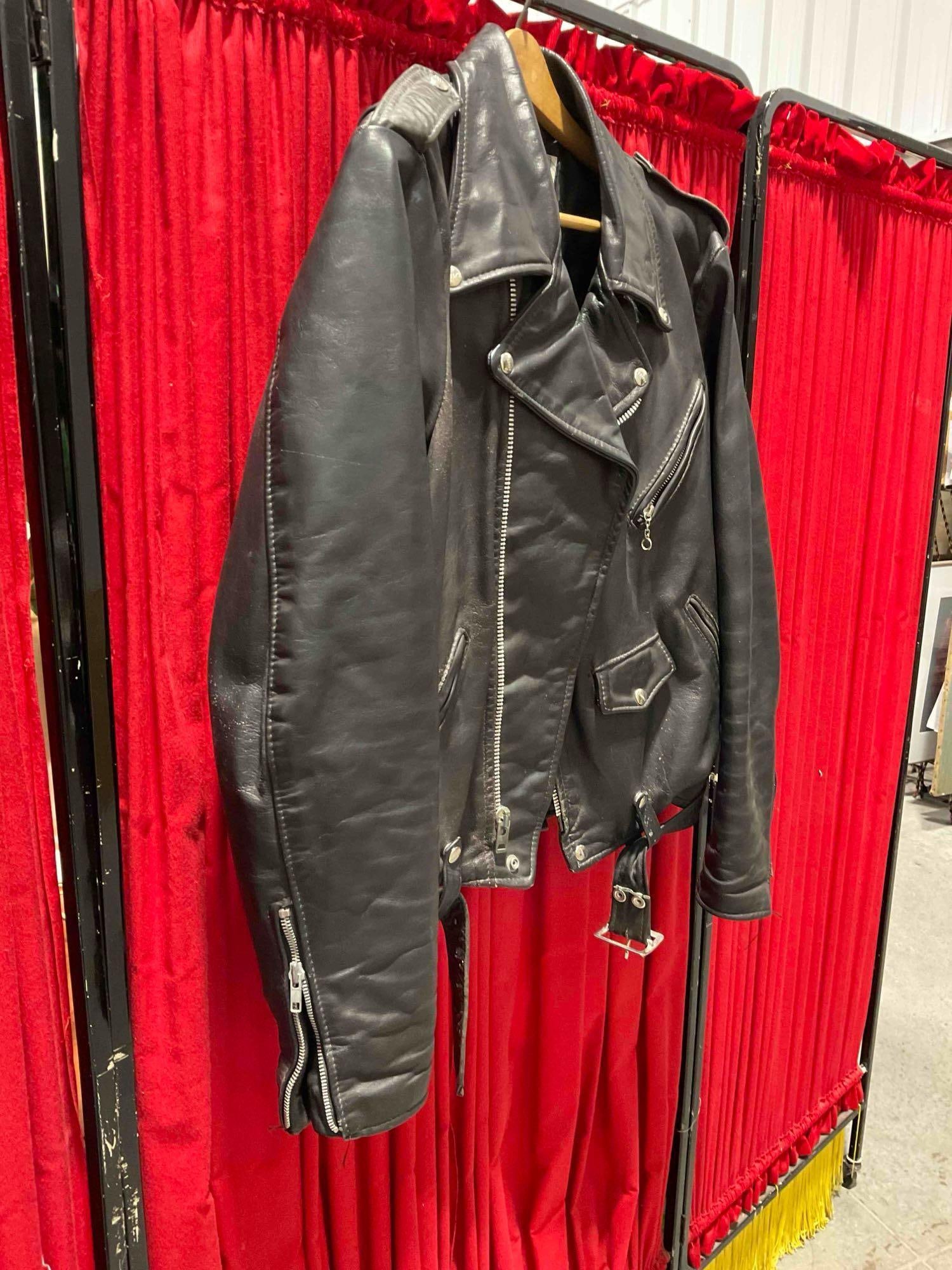 Vintage U.S. Leathers Motorcycle Style Black Leather Jacket is Size U.S. Men's 42. See pics. - 3