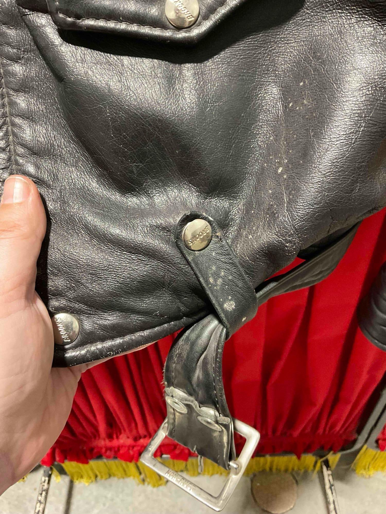 Vintage U.S. Leathers Motorcycle Style Black Leather Jacket is Size U.S. Men's 42. See pics. - 4