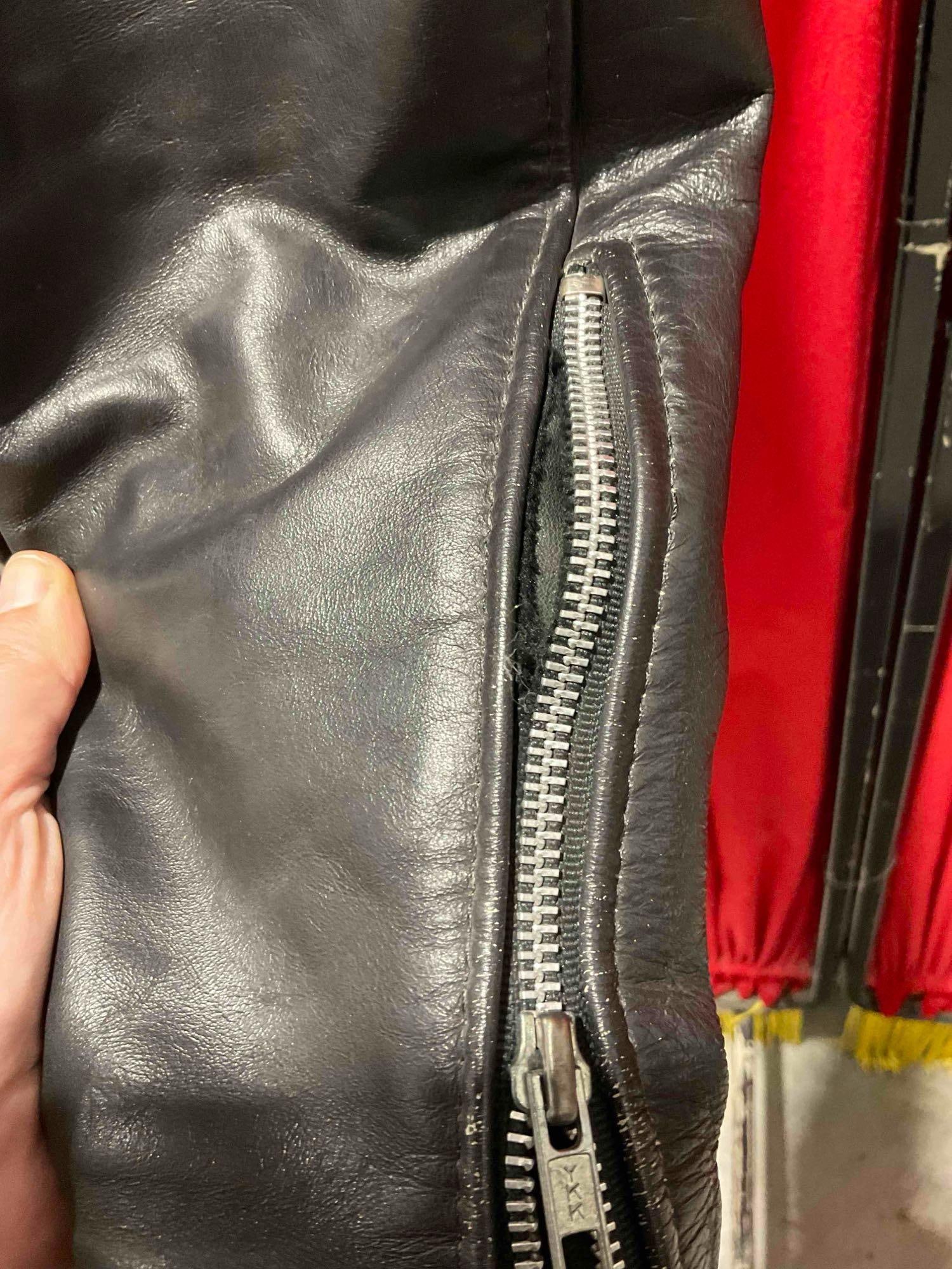 Vintage U.S. Leathers Motorcycle Style Black Leather Jacket is Size U.S. Men's 42. See pics. - 6