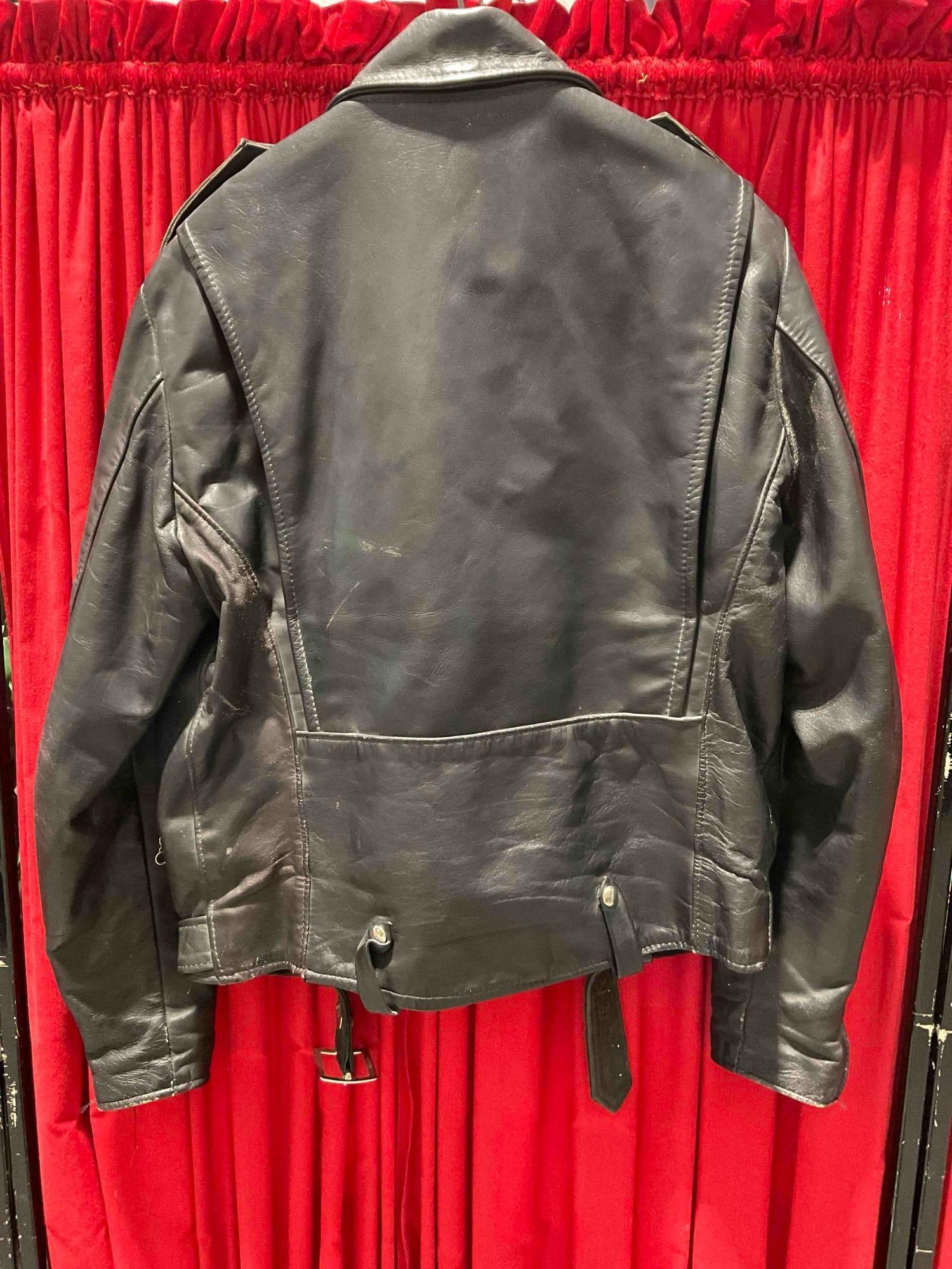 Vintage U.S. Leathers Motorcycle Style Black Leather Jacket is Size U.S. Men's 42. See pics. - 7