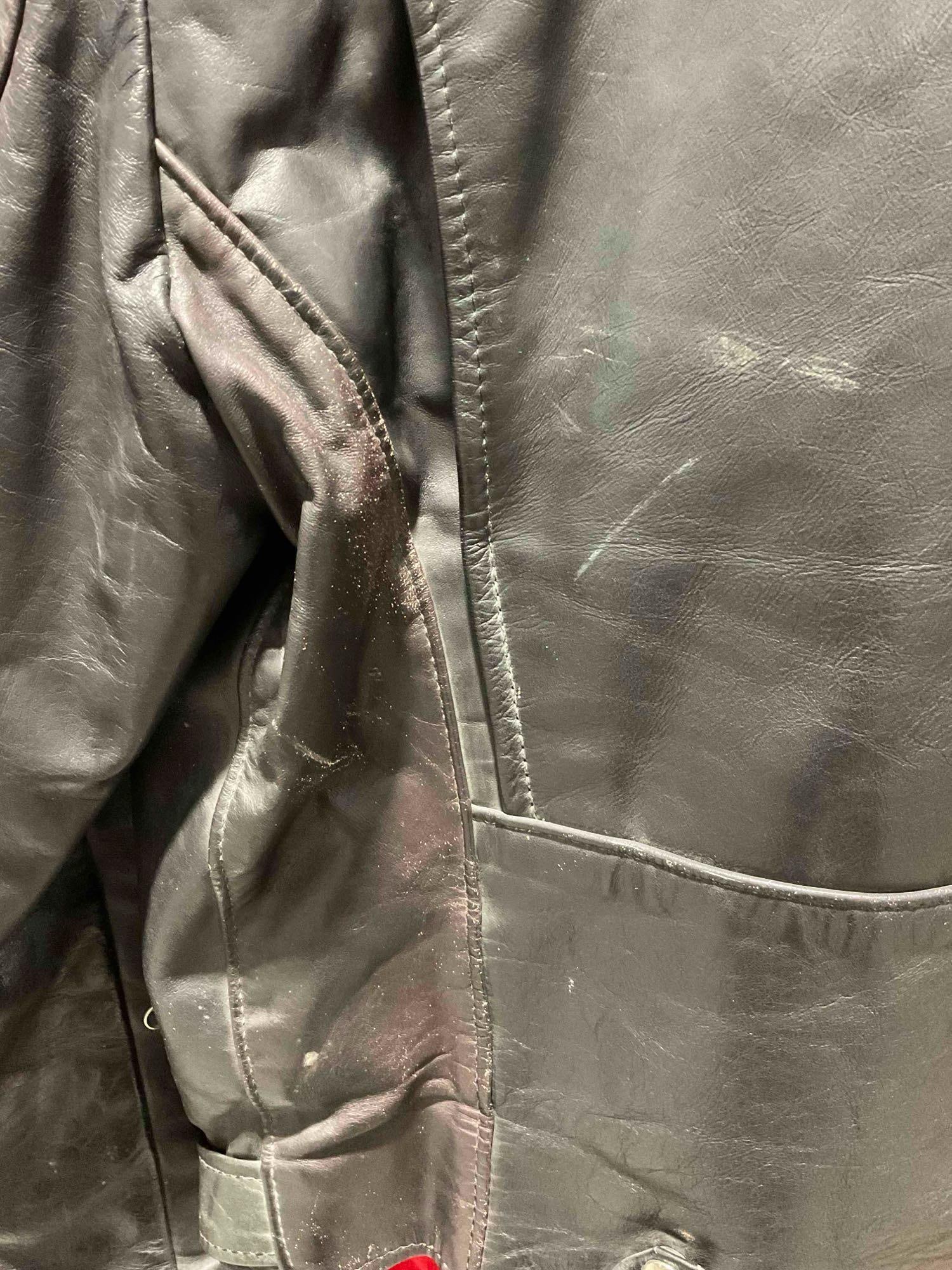 Vintage U.S. Leathers Motorcycle Style Black Leather Jacket is Size U.S. Men's 42. See pics. - 8