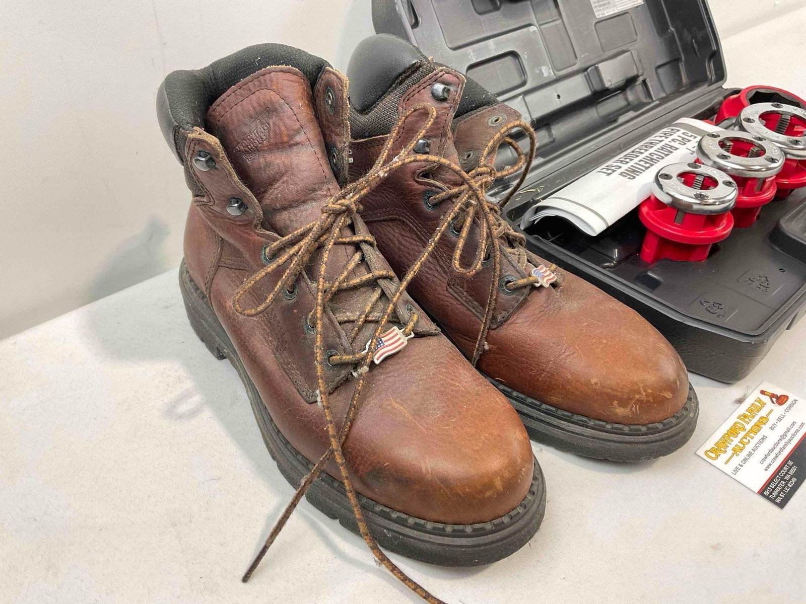 Red Wing Leather Work Boots Size U.S. Men's 9 & 5 pcs .5"-1" Ratcheting Pipe Threader Set. - 3