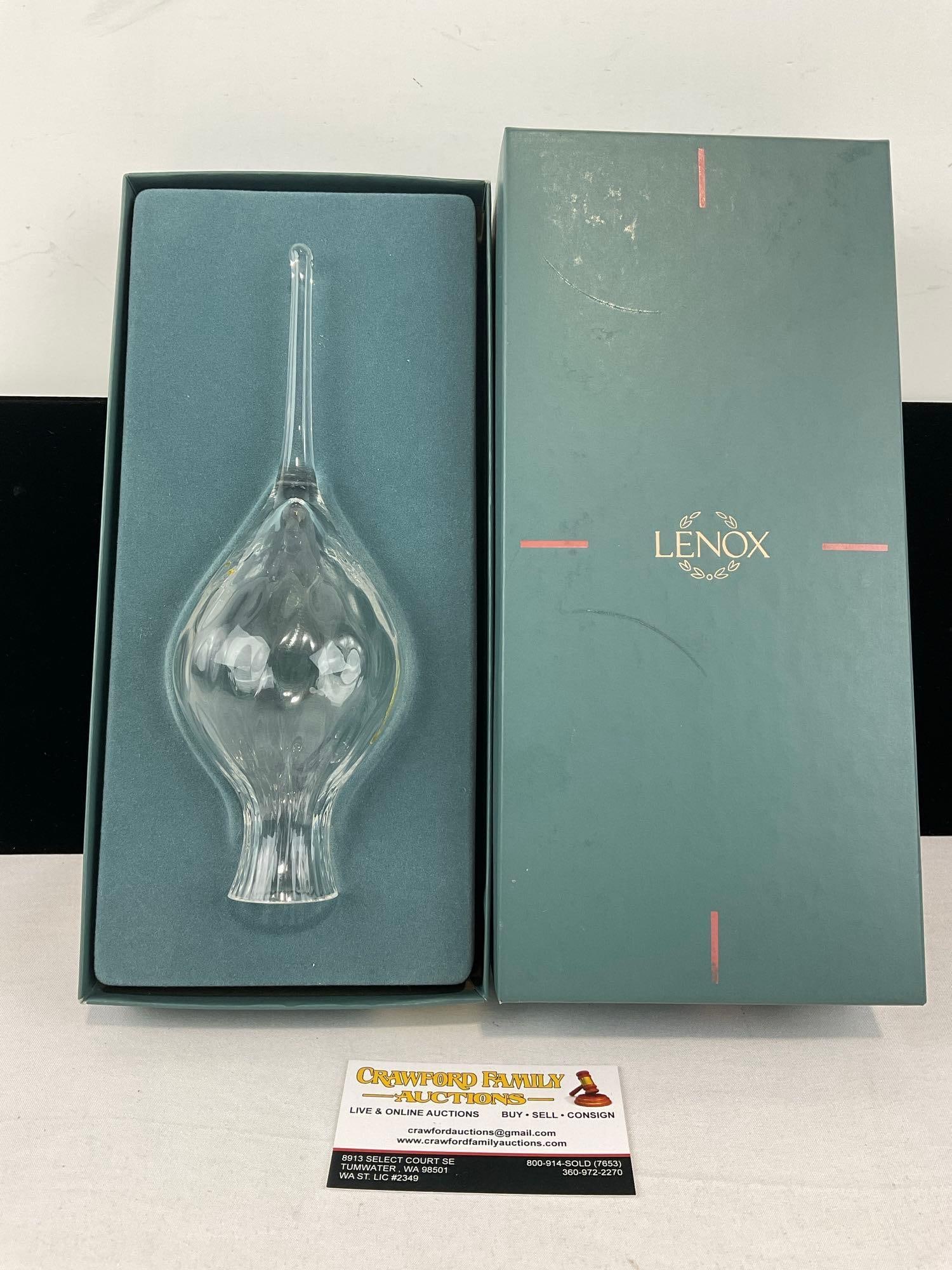 Vintage 1992 Lenox Optika Clear Crystal Tree Topper, w/original box: Has some sap or other residue on the inside of the piece. See pics for condition. Measures approx 12h x 6w x 4d inches. E-6620