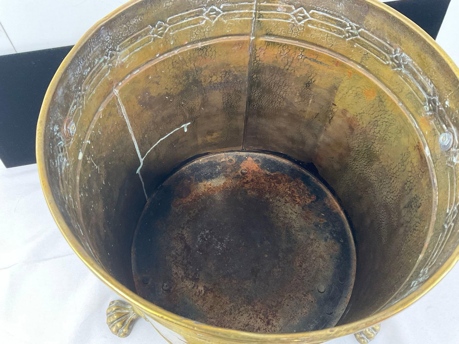 Vintage Brass Lidded Bucket, w/Finial, Dangling Handles, 3 Claw Feet, w/iron insert, 14 inches tall - 6