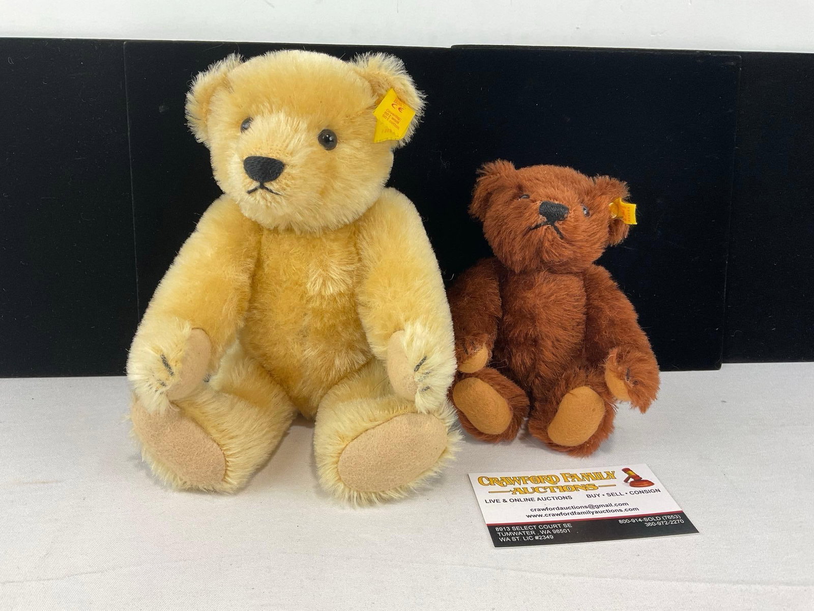 Pair of Vintage Steiff Bear Figures, Poseable Limbs, Blonde & Brown Mohair: Pair of tags on ears of the pieces, #000355 & #029295. See pics for condition. Measures approx 10h x 7w x 5d inches. E-6620