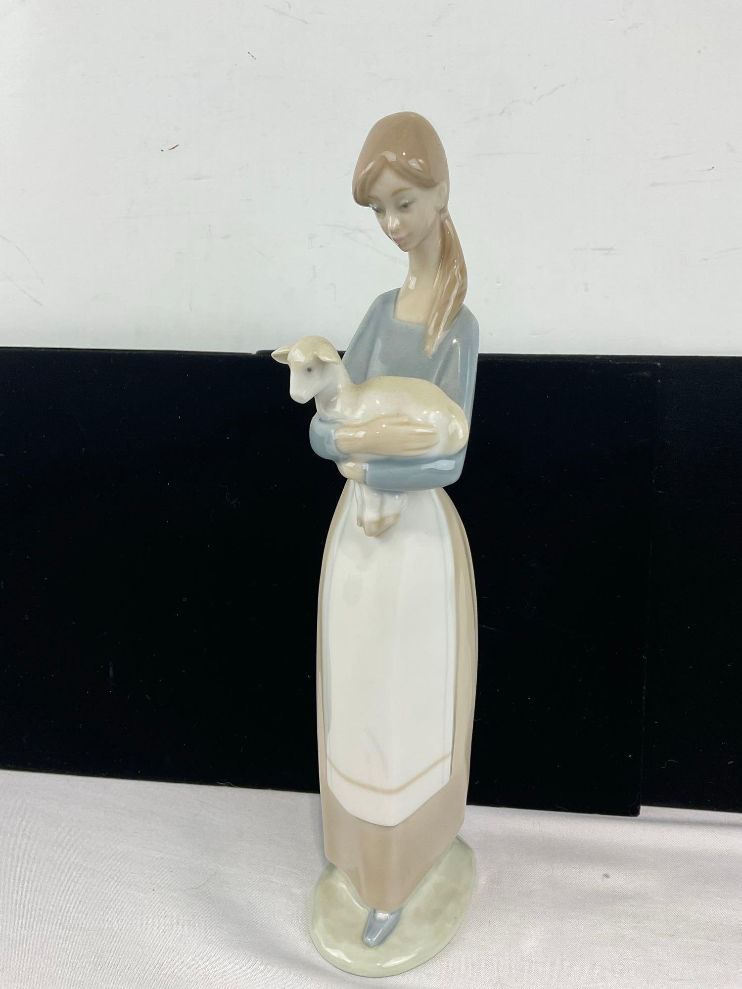 Pair of LLADRO Figurines, #4505 Girl with Lamb & #1011 Girl with Pig, Glazed Porcelain - 5